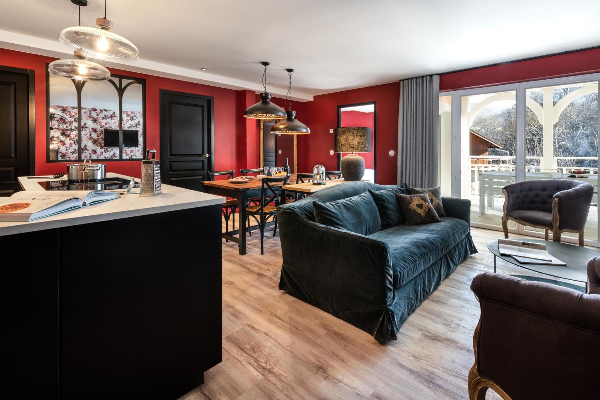 Apartment with Mountain View