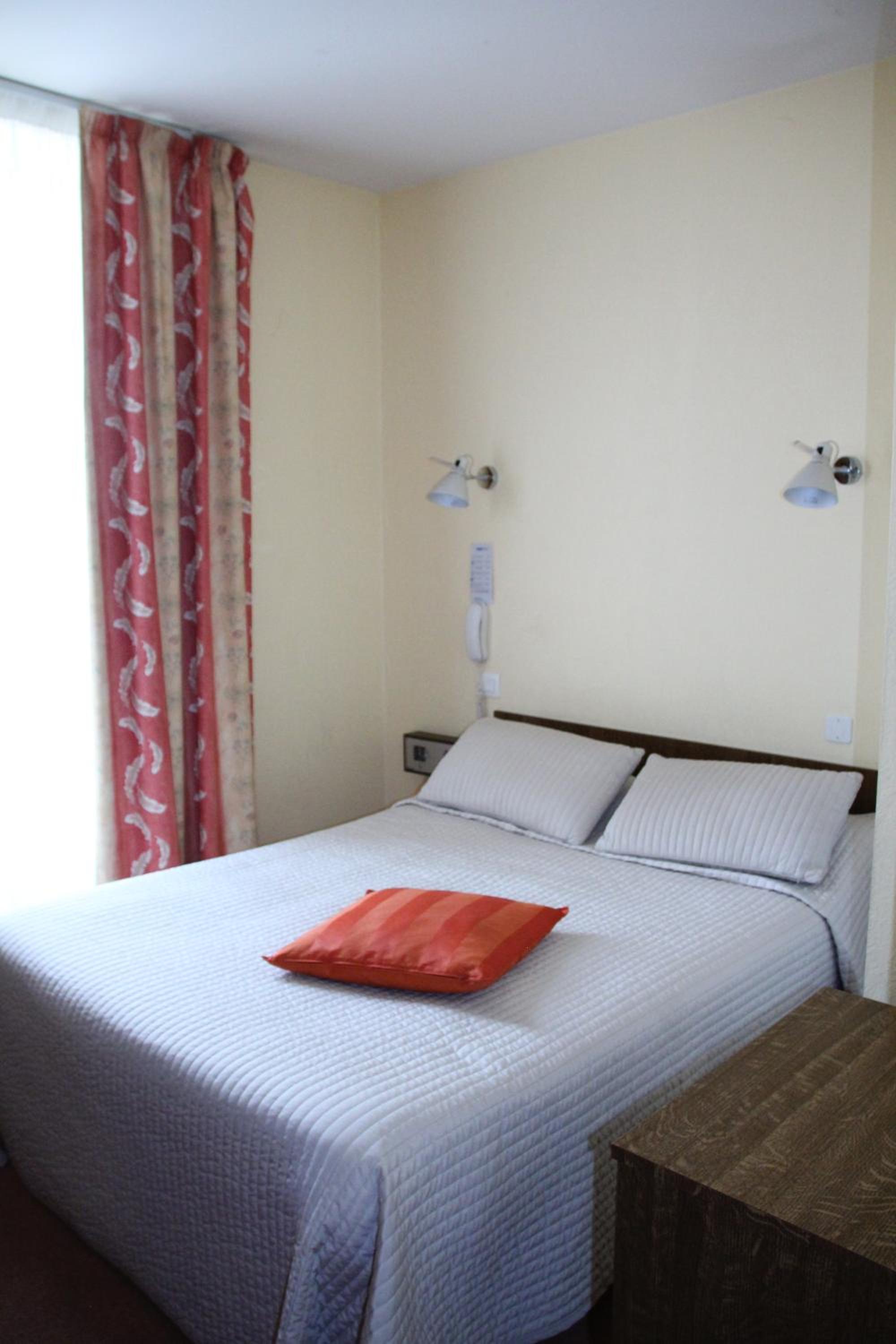 Double Room with Bath photo 3