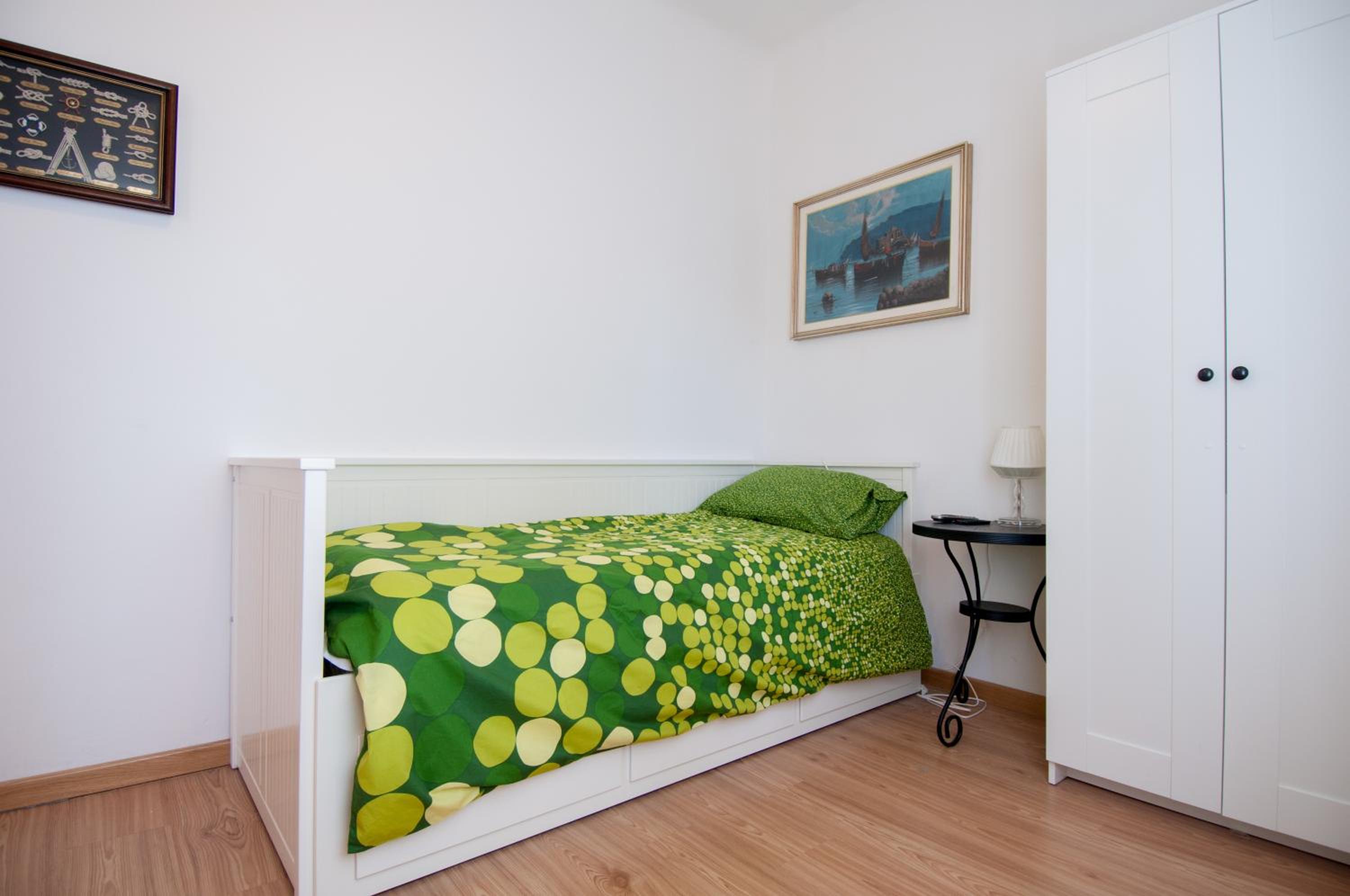 Single Room with Private Bathroom photo 3