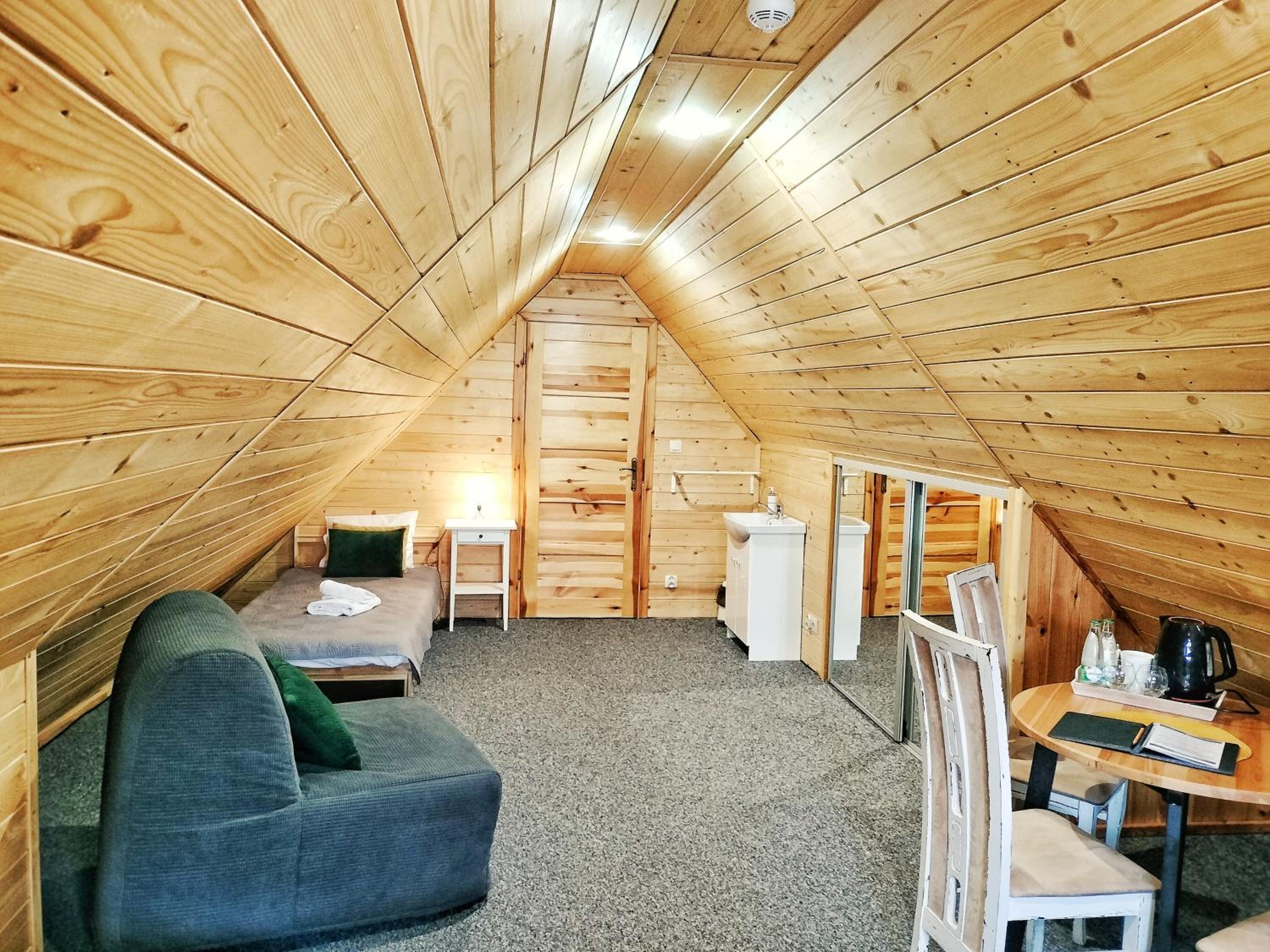 Economy Quadruple Room photo 3