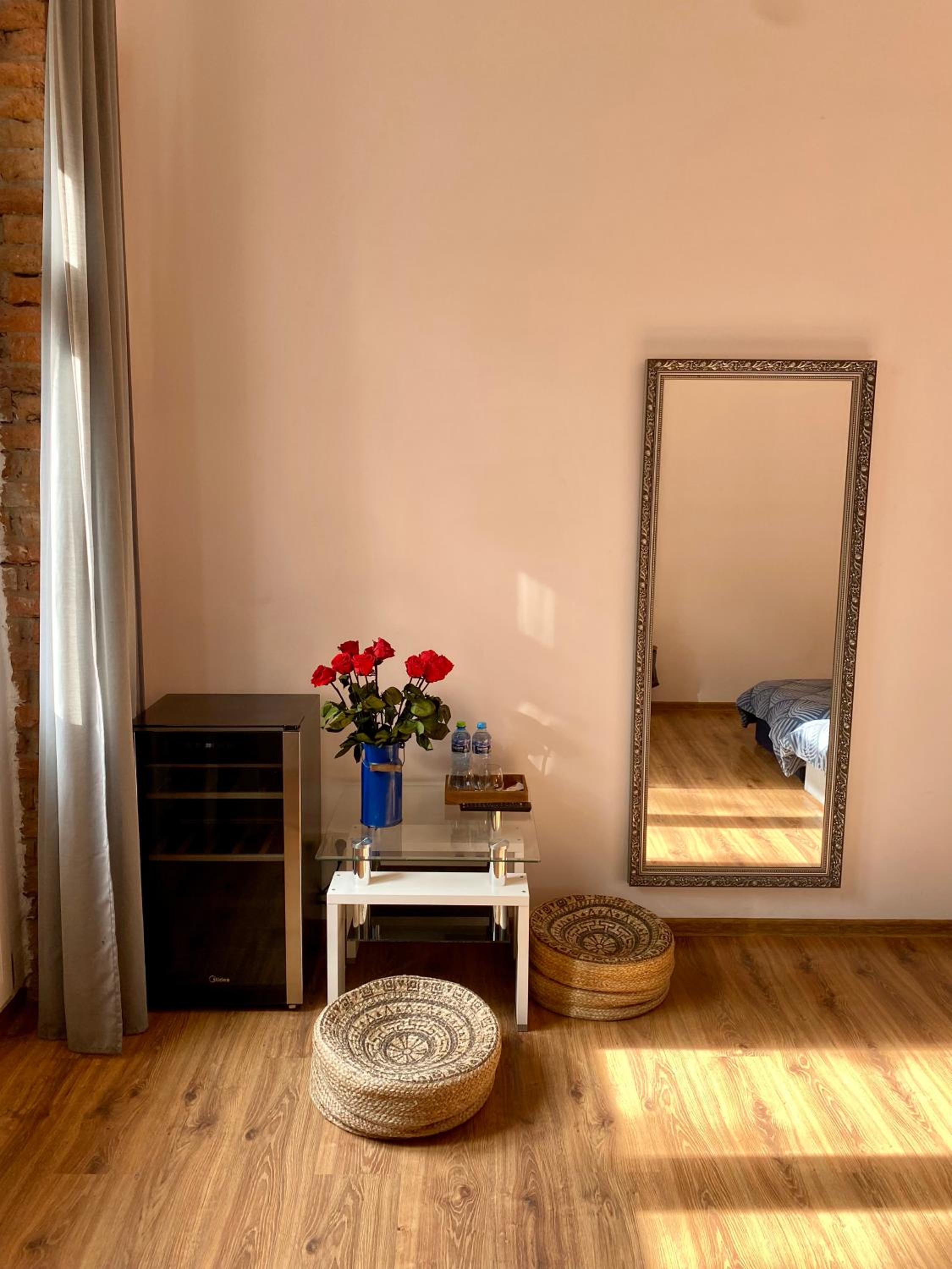 Double Room with Balcony - Photo 8