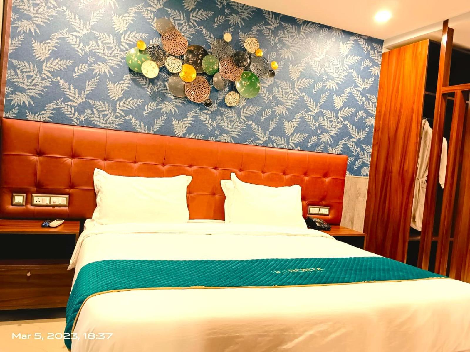Suite with City View photo 2