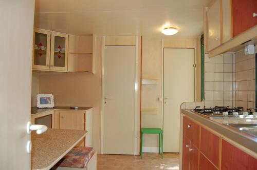Mobile Home photo 3