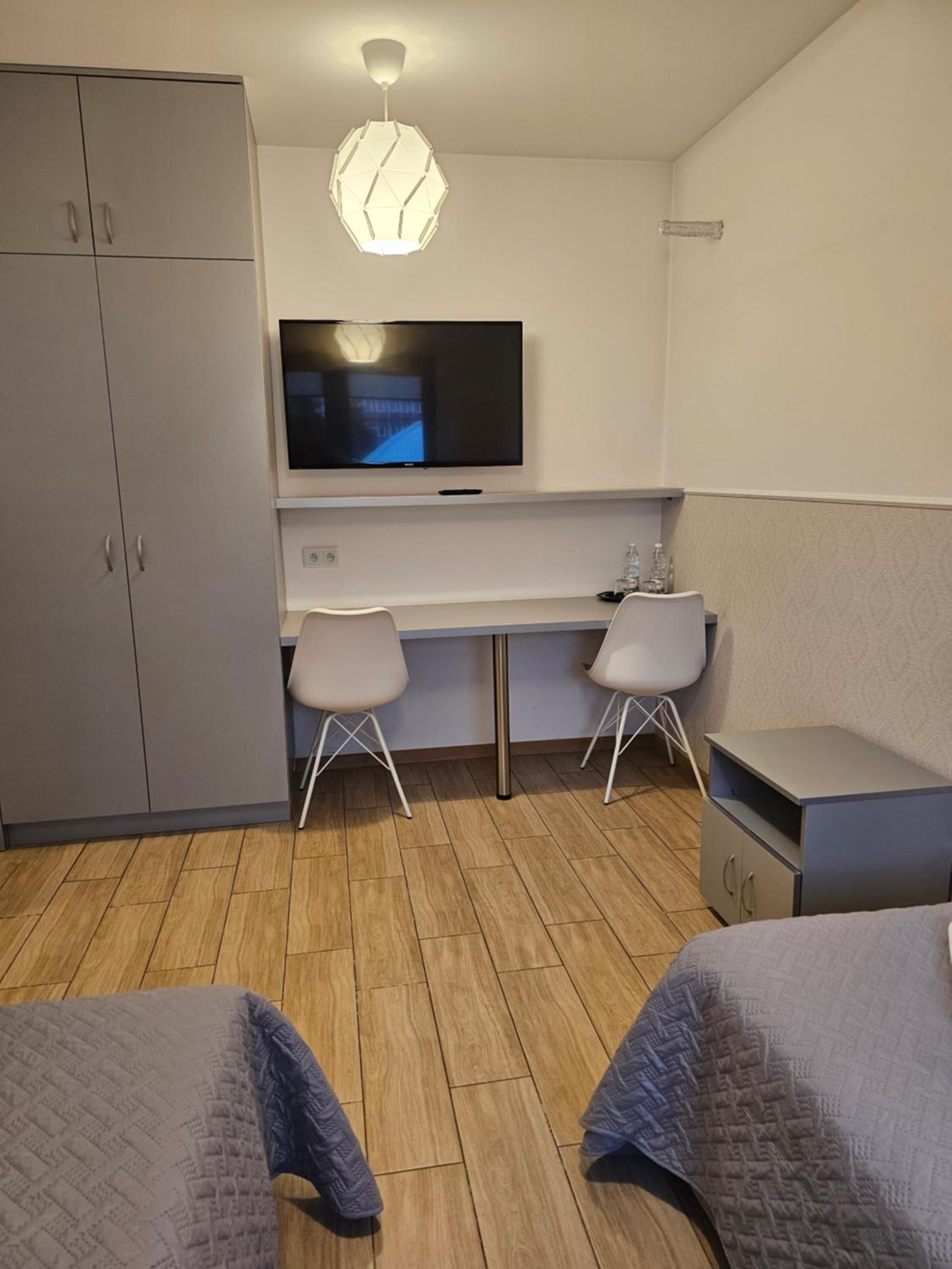 Twin Room - Photo 2
