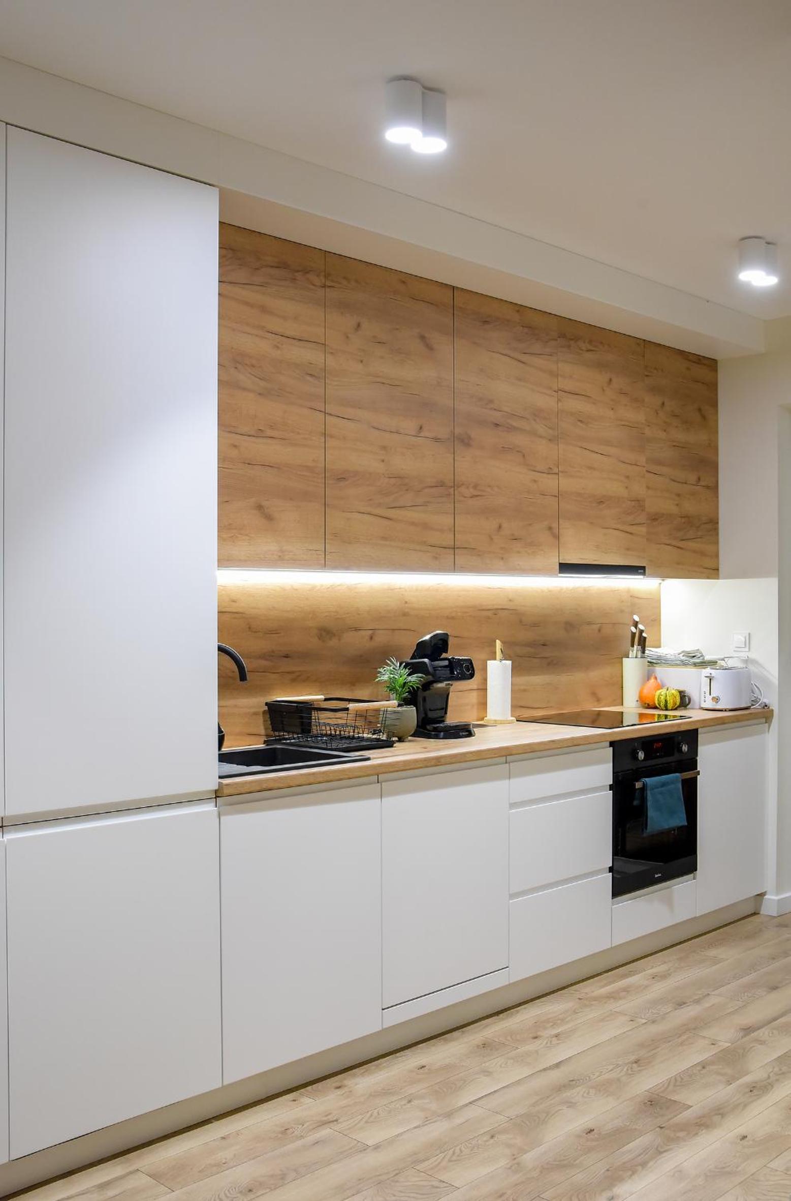 One-Bedroom Apartment - Photo 2