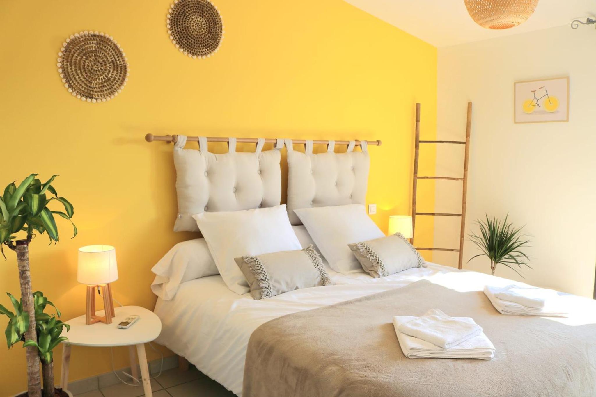 Queen Room with Balcony photo 2