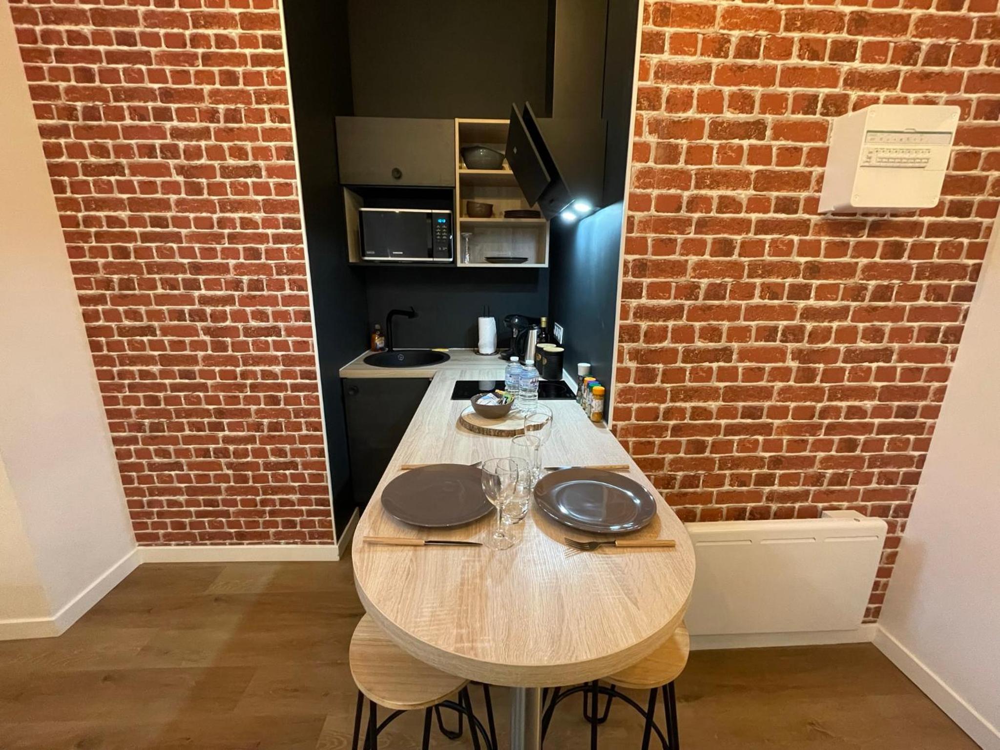 One-Bedroom Apartment - Photo 18