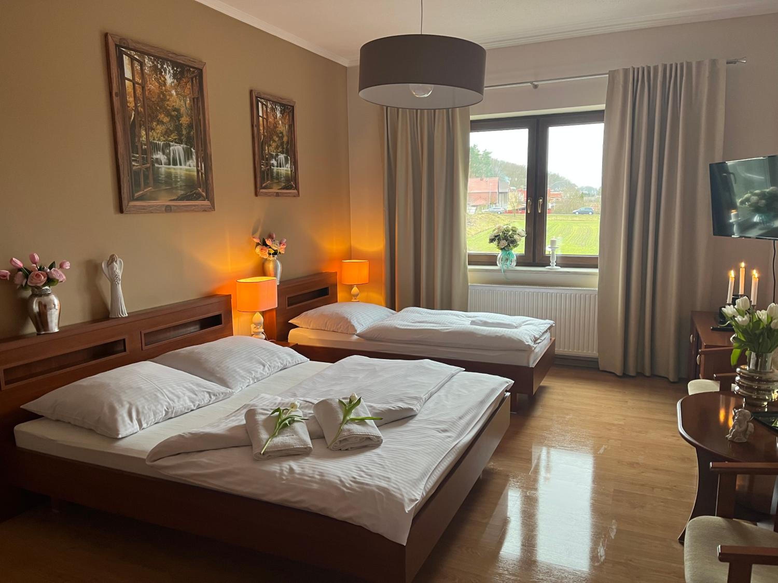 Large Double or Twin Room - Photo 2