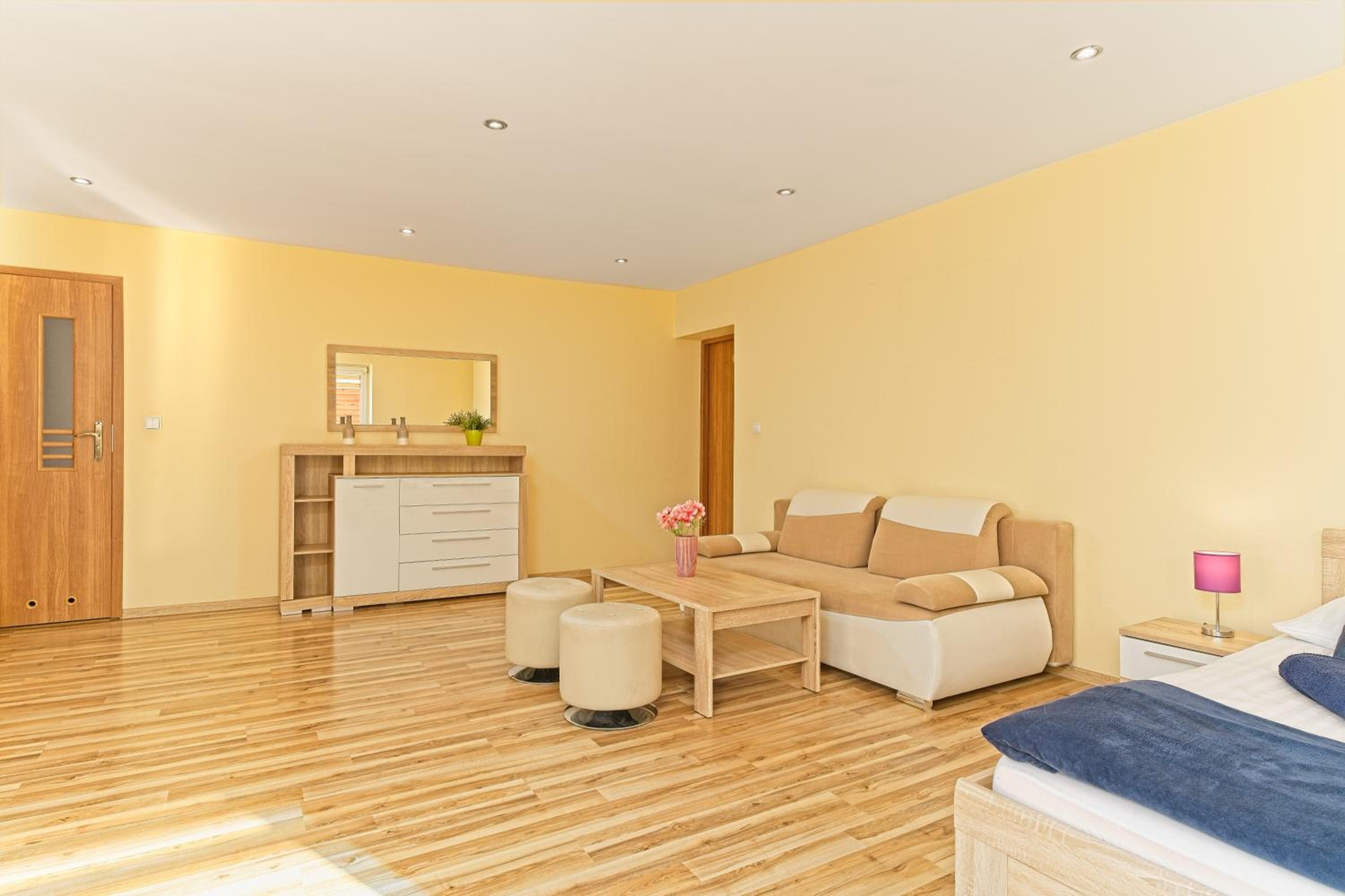 Quadruple Room with Mountain View photo 2