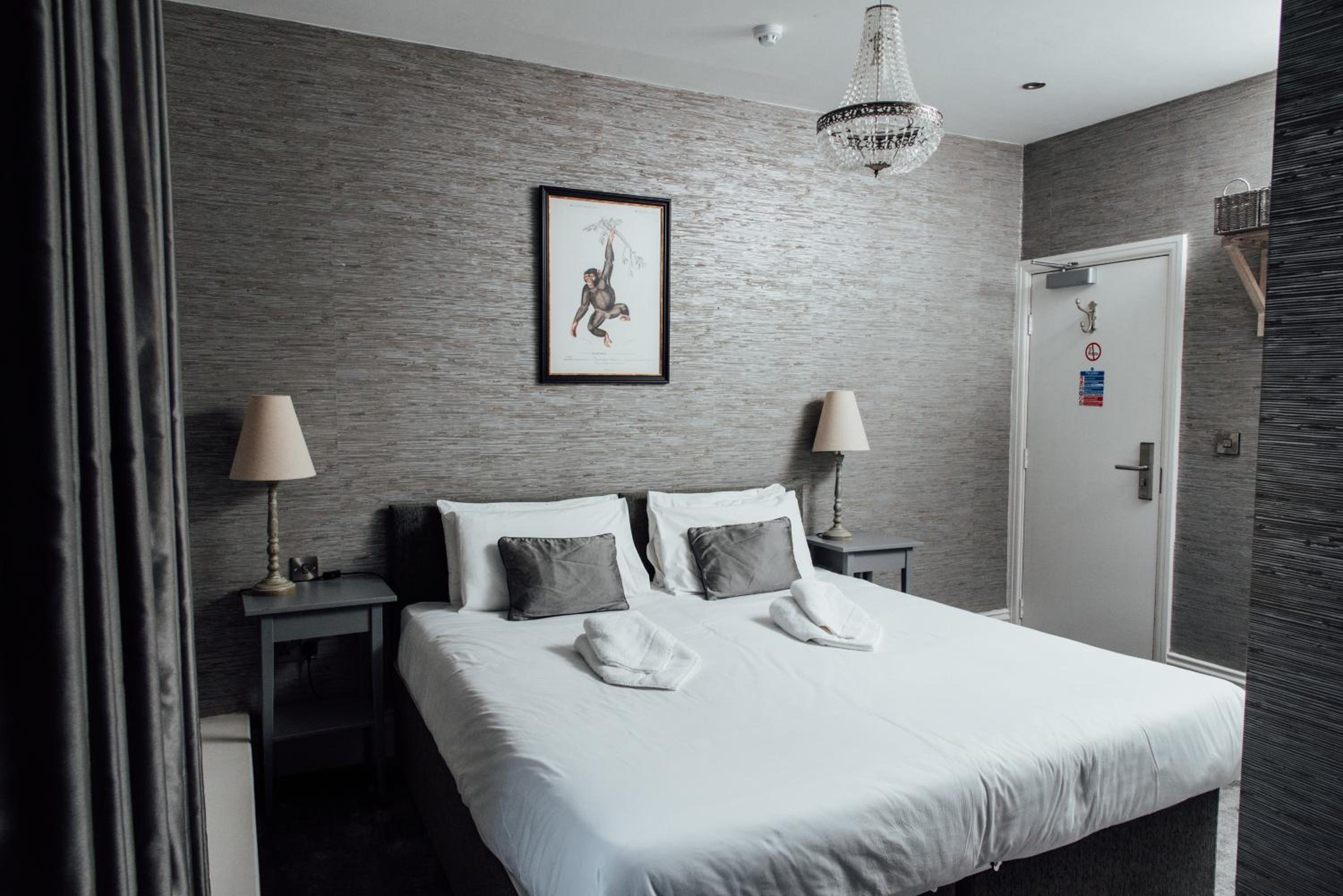 Standard Double or Twin Room photo 1
