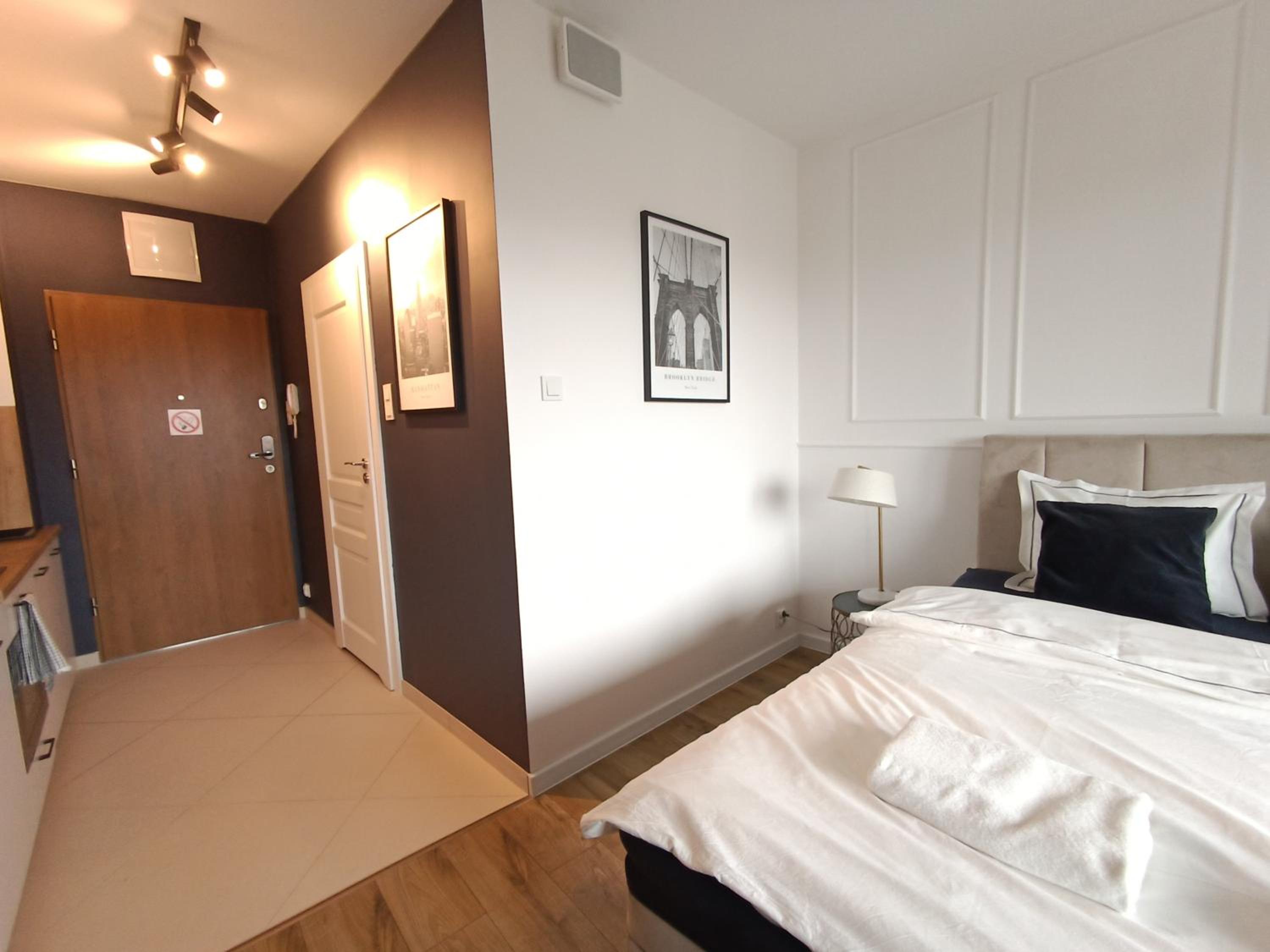 One-Bedroom Apartment - Photo 12