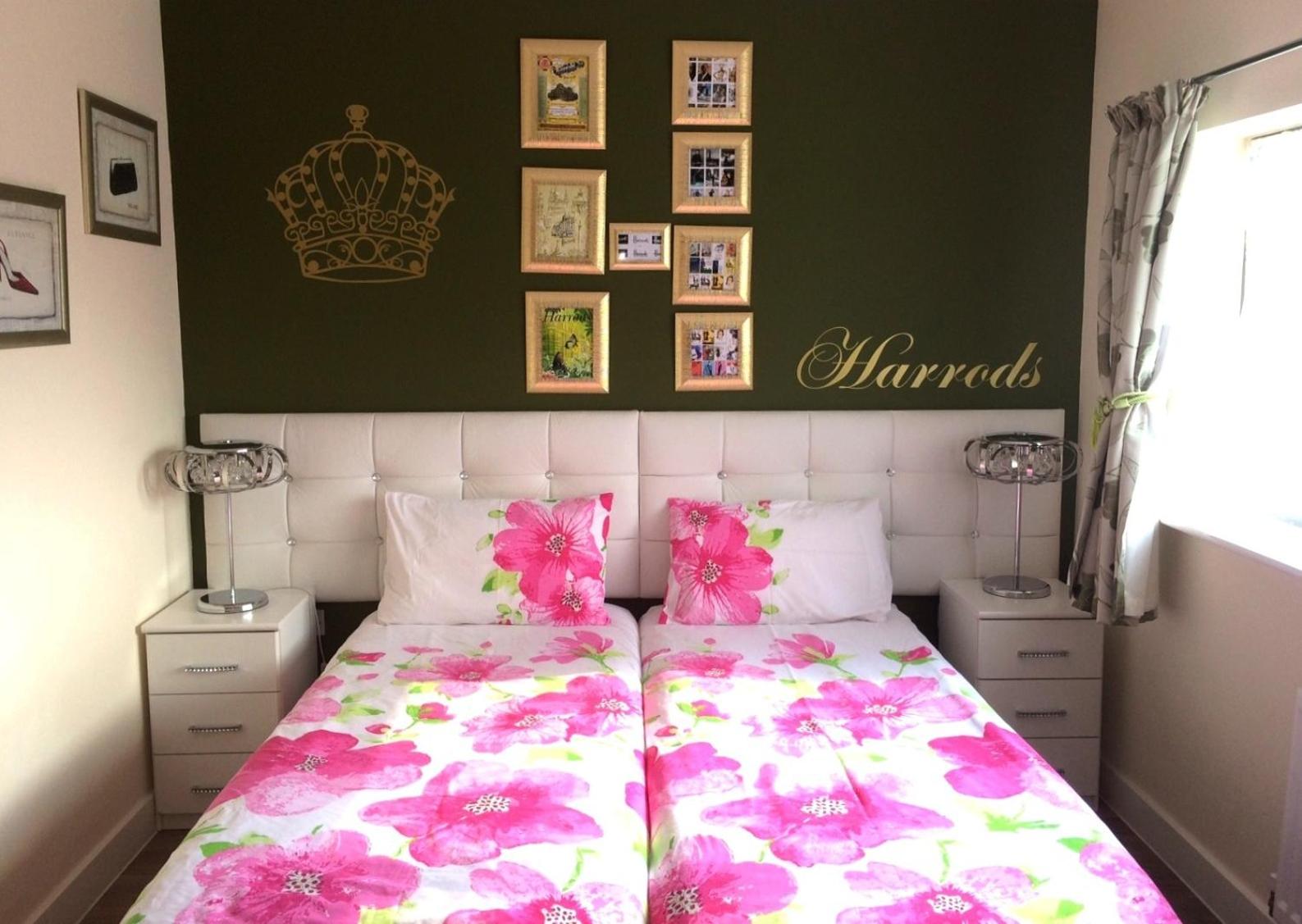 Triple Room with Private Bathroom photo 3