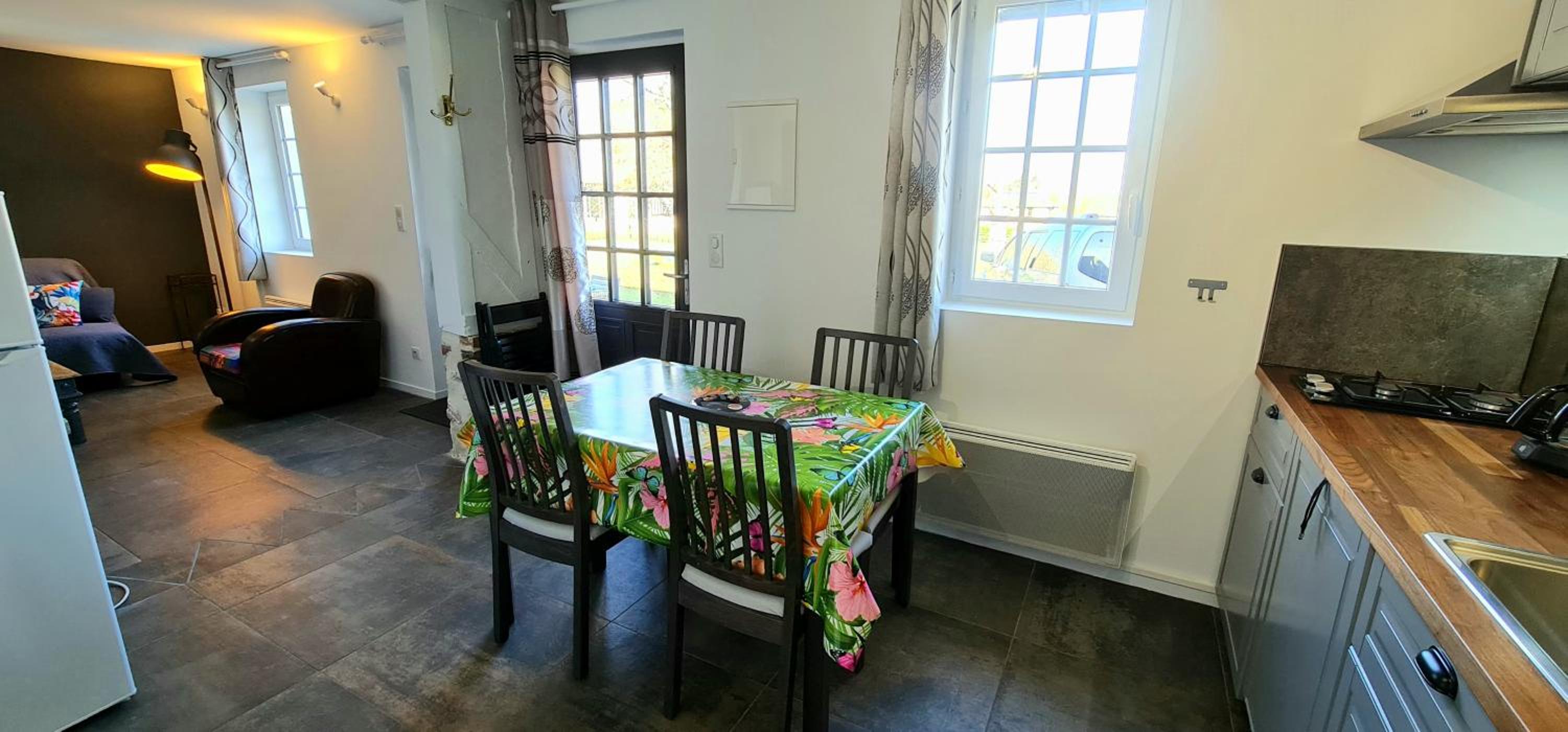 Two-Bedroom House - Photo 11