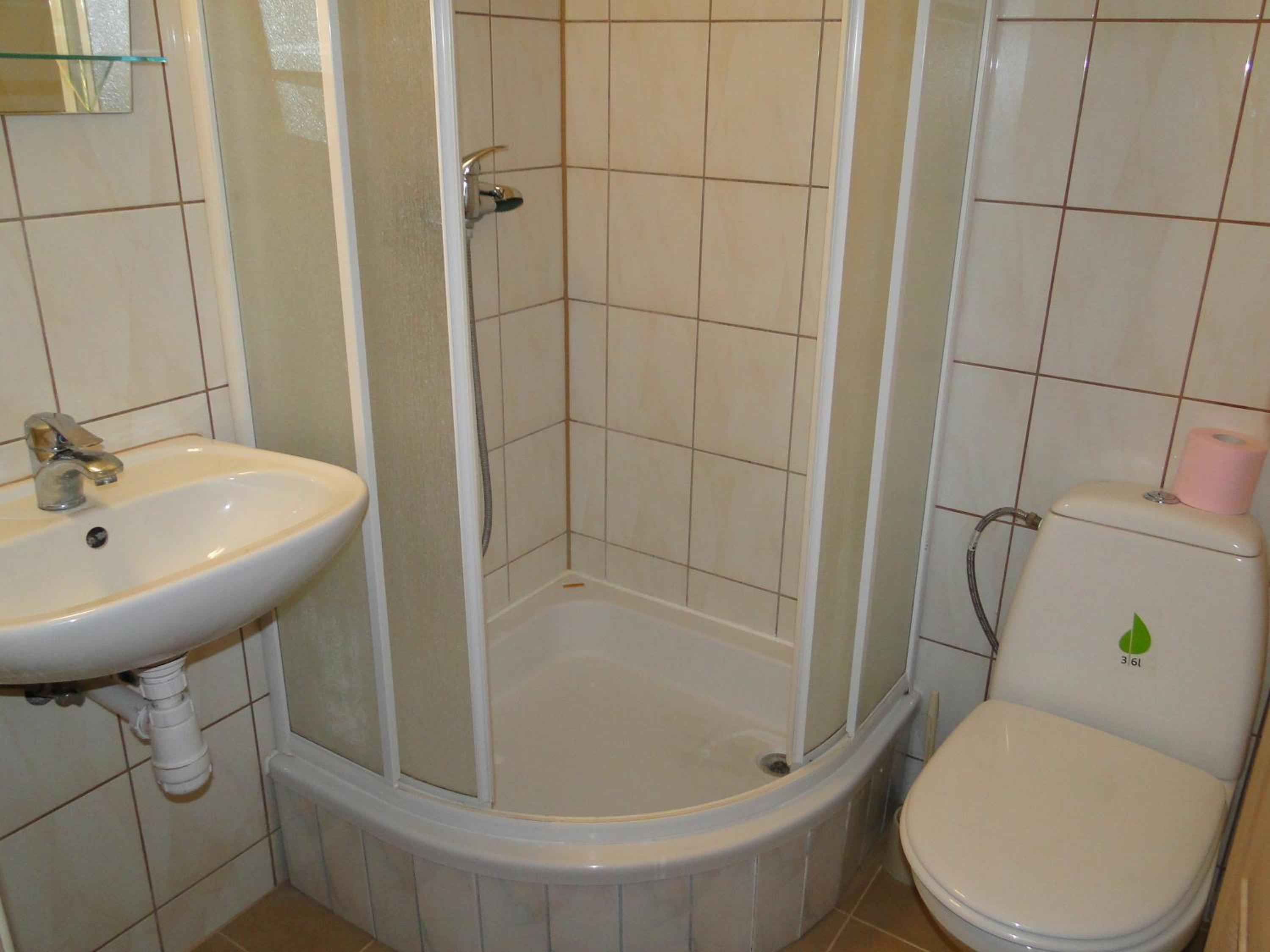Double Room with Private Bathroom - Photo 4