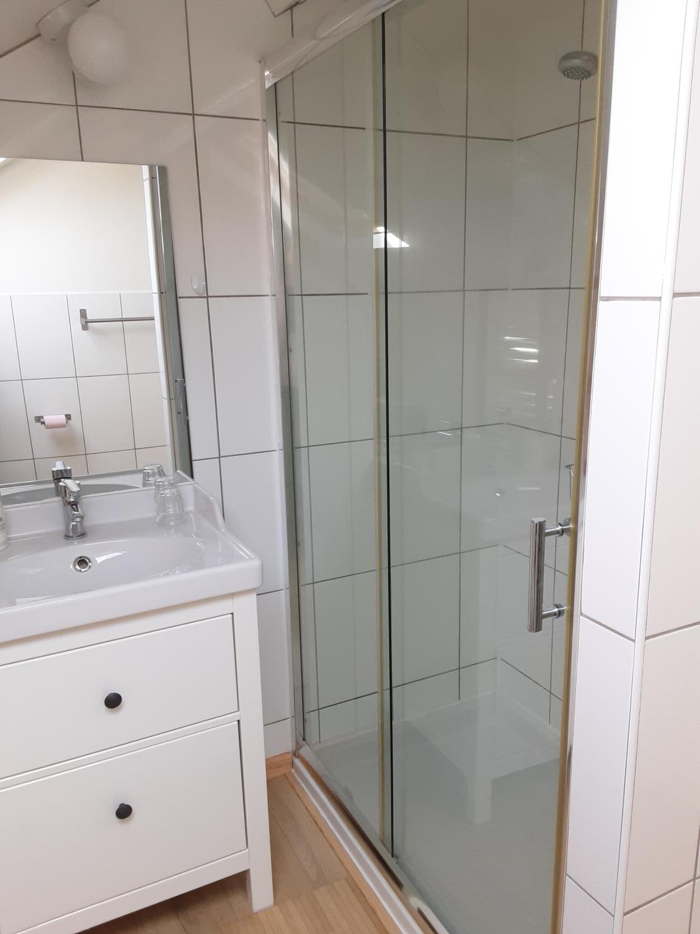 Family Room with Private Bathroom photo 3