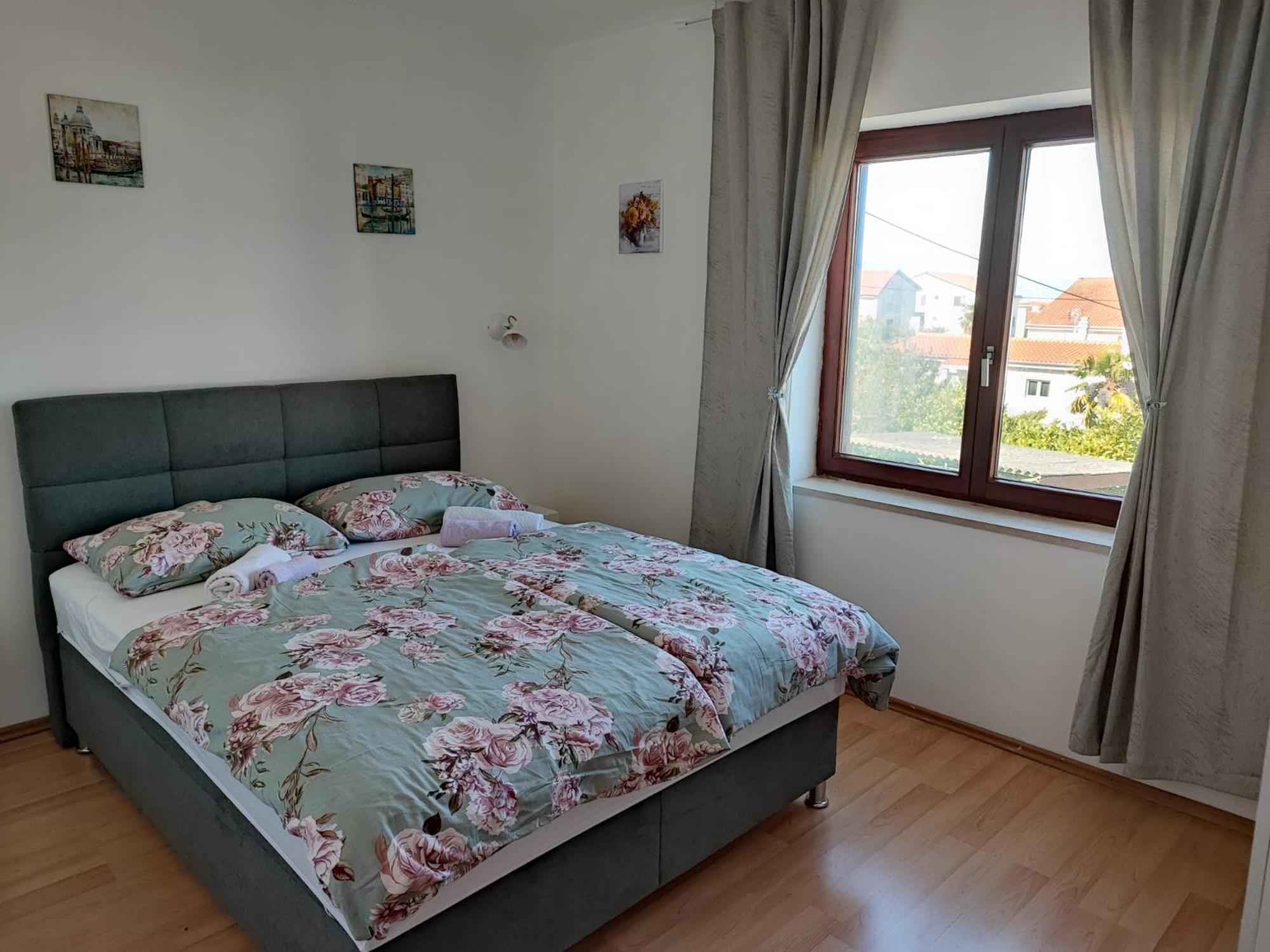 Three-Bedroom Apartment - Photo 10