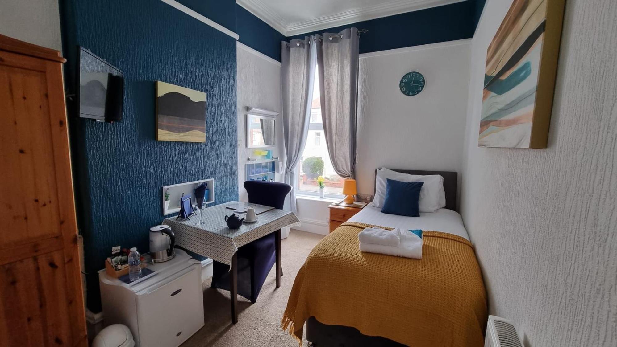 Single Room with Private External Bathroom