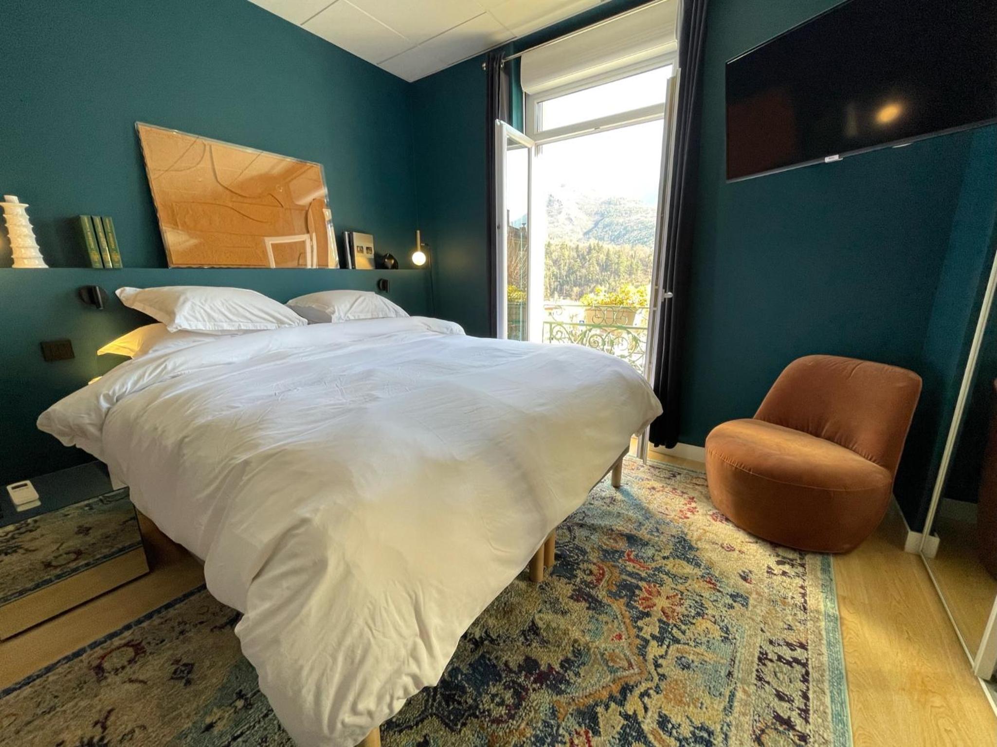 King Room with Mountain View