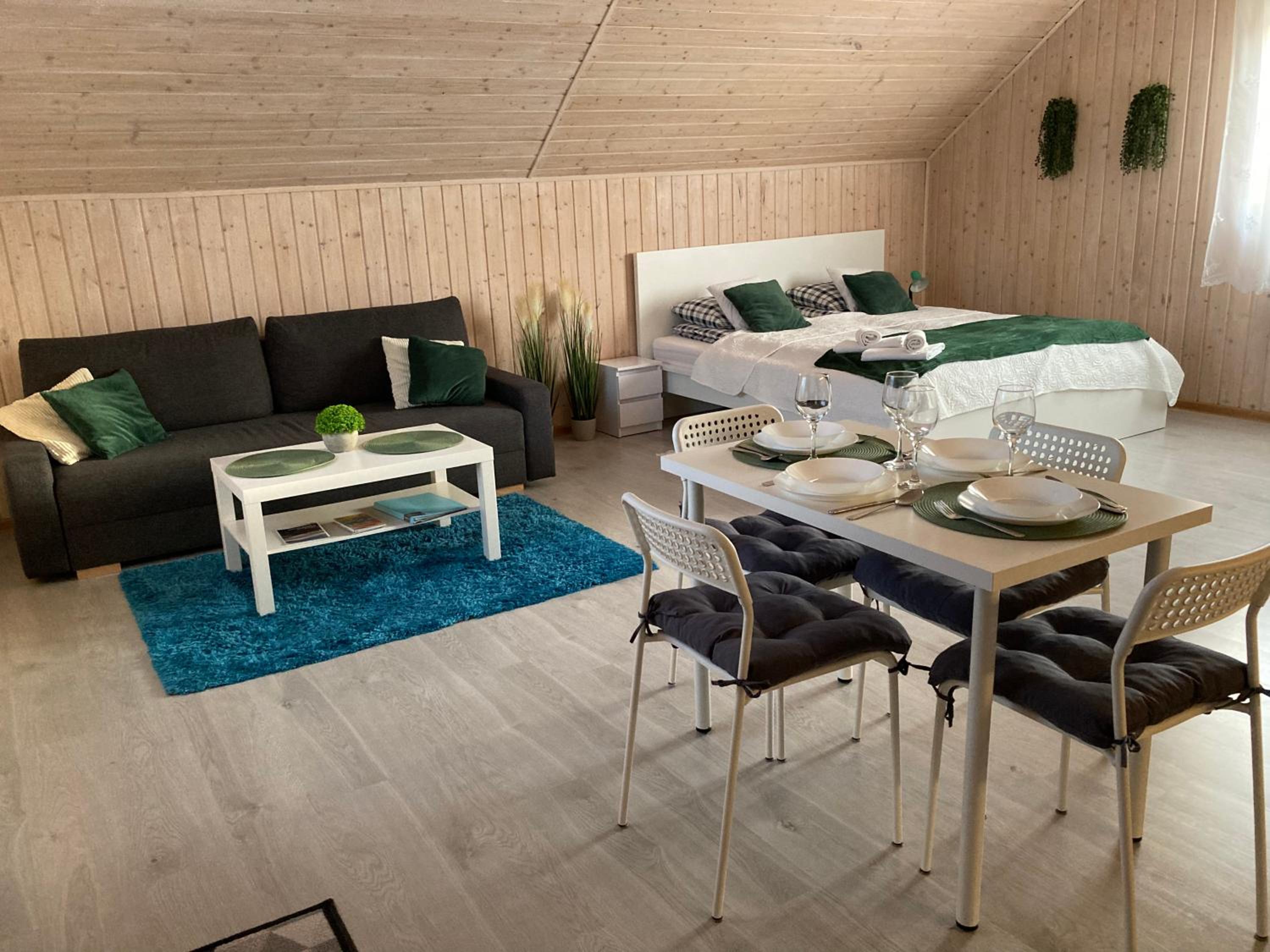 One-Bedroom Apartment - Photo 2