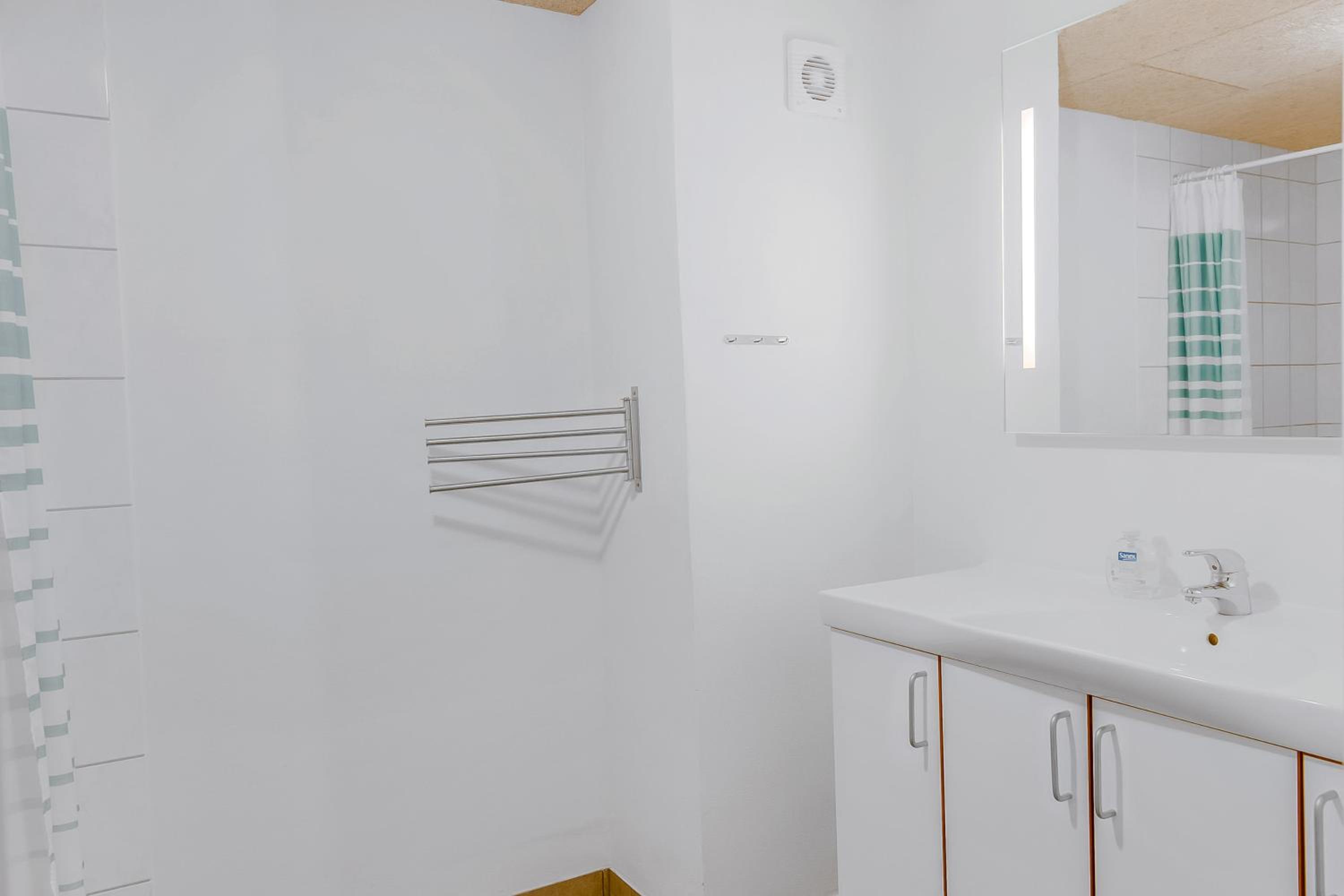 Two-Bedroom Apartment - Photo 4