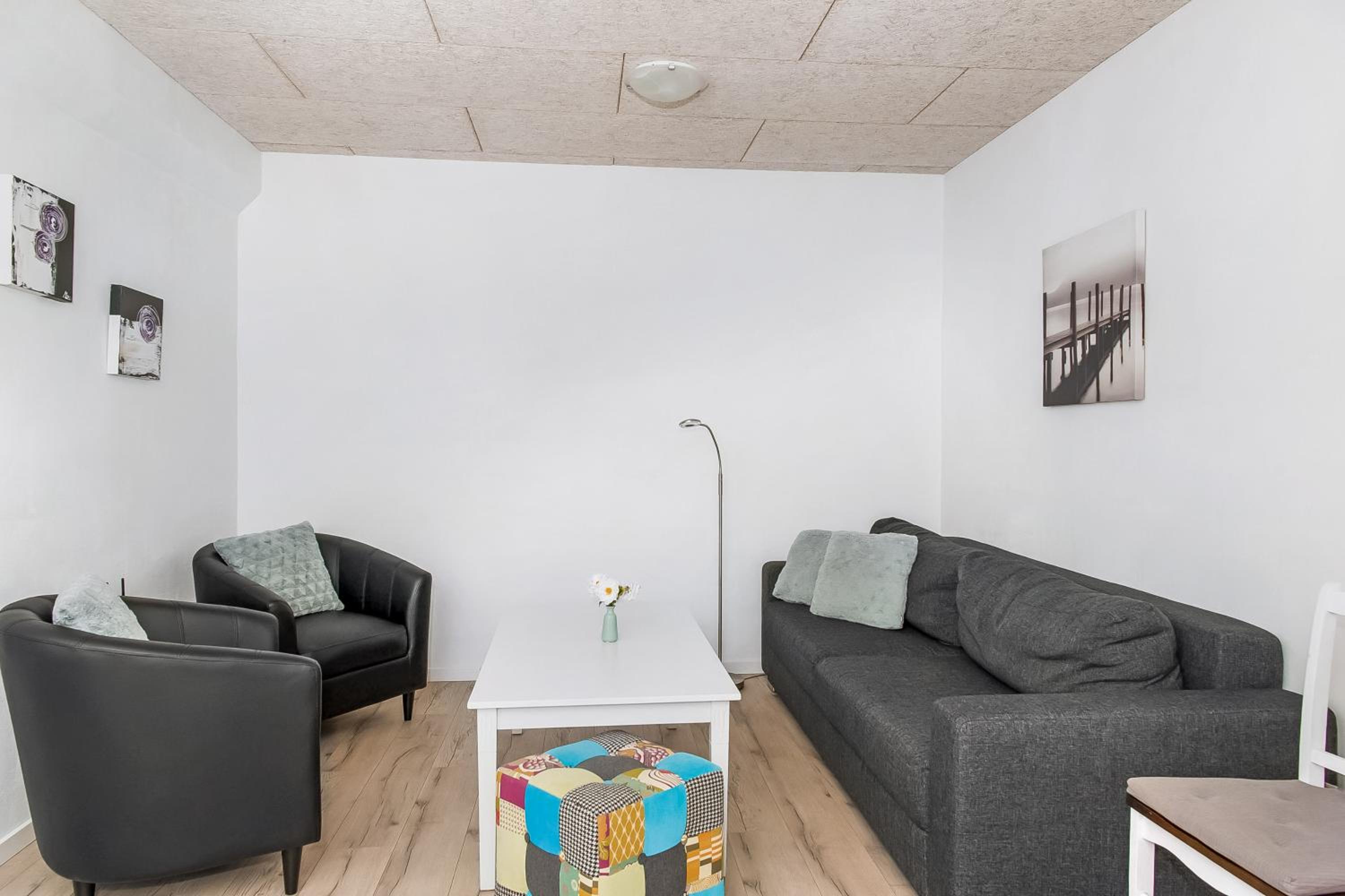 Two-Bedroom Apartment - Photo 2