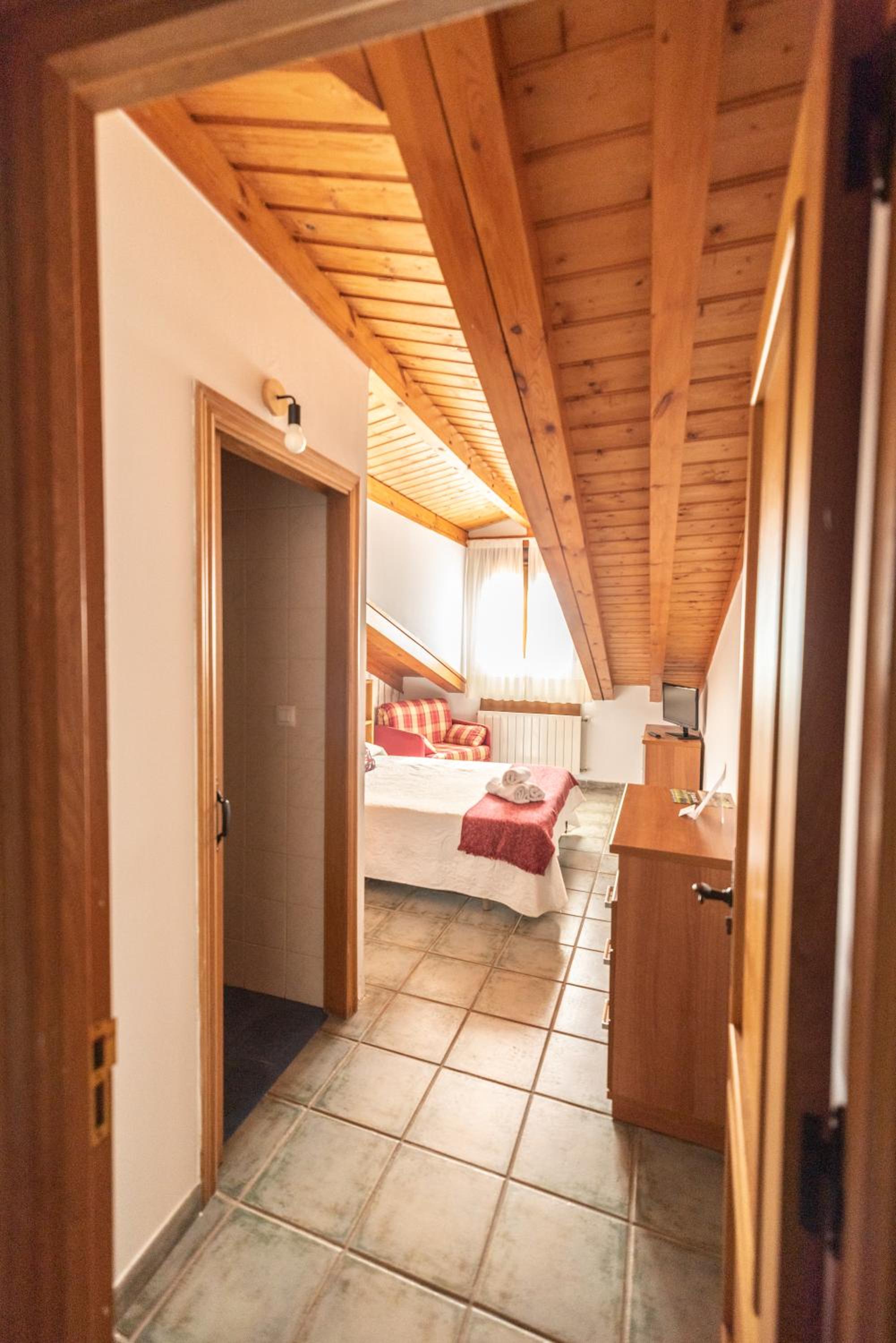 Double Room with Extra Bed photo 1