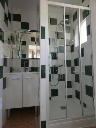 Double Room with Shower photo 2