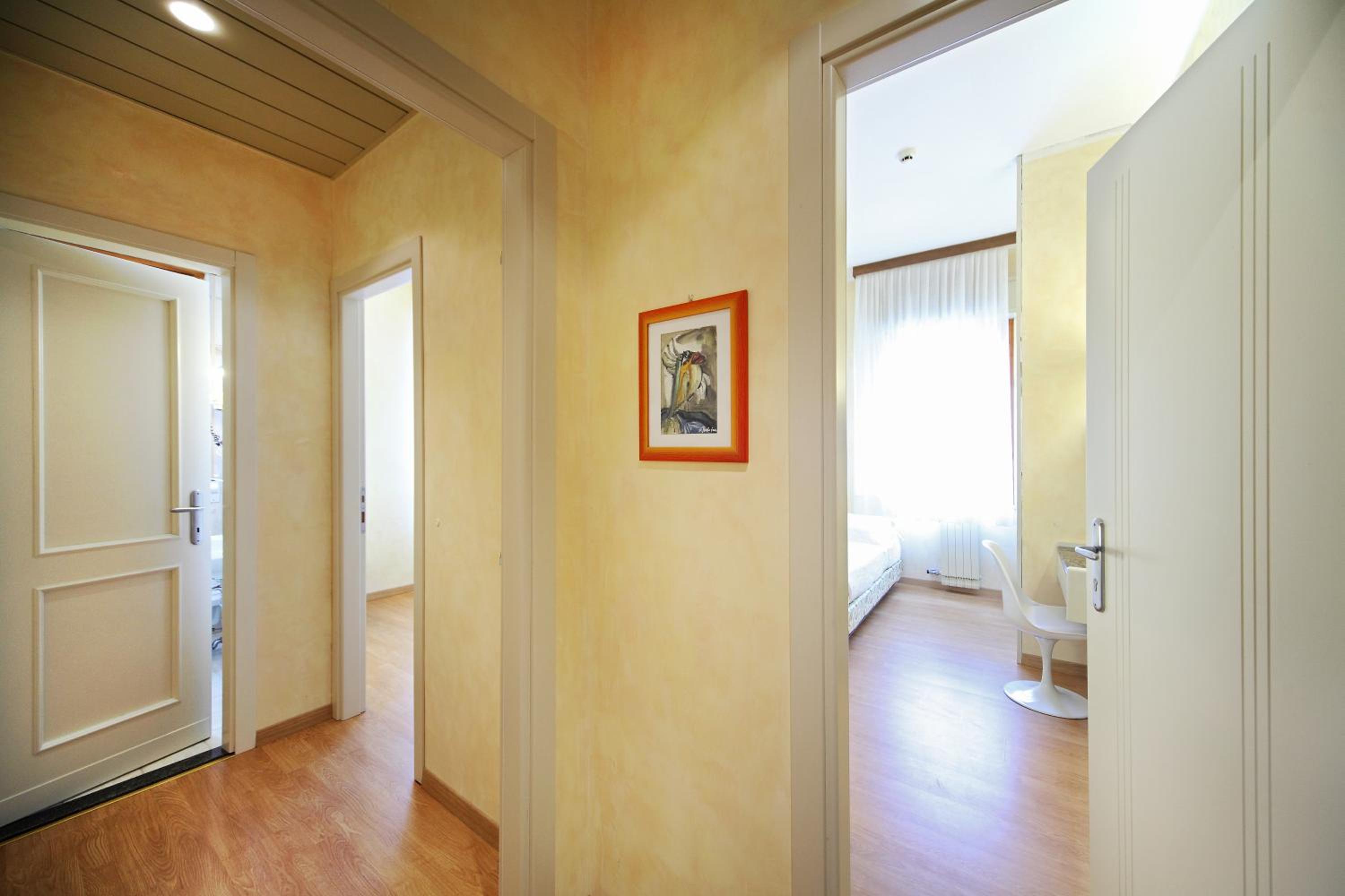 Family Room - Photo 6