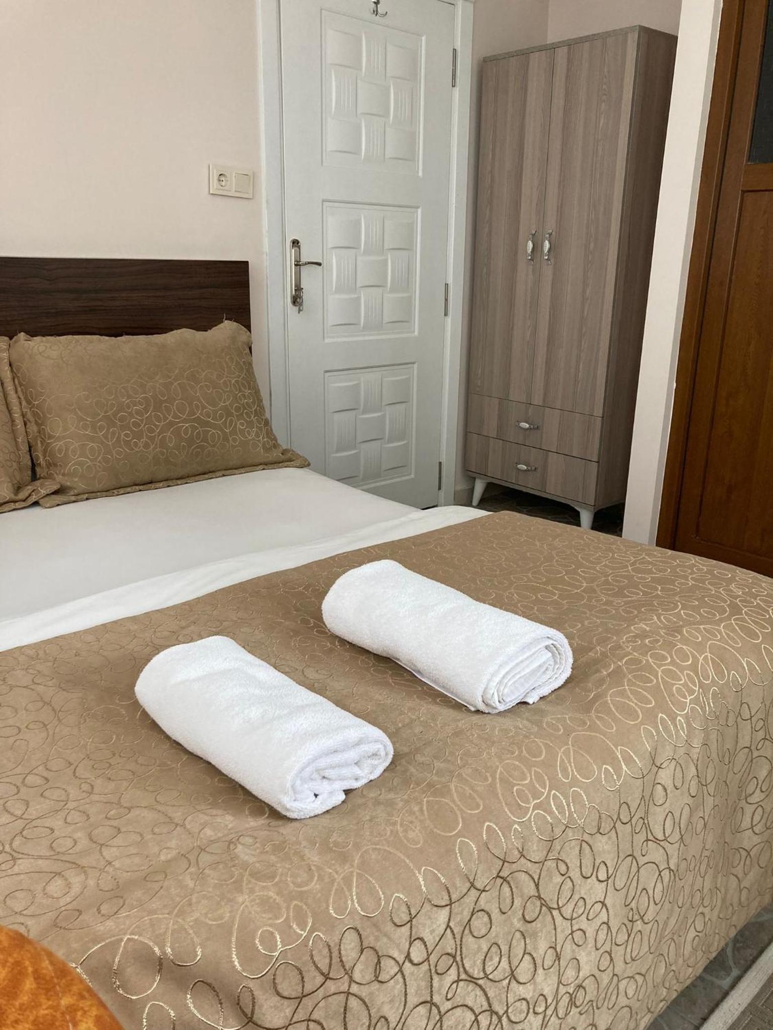 Budget Double Room photo 3