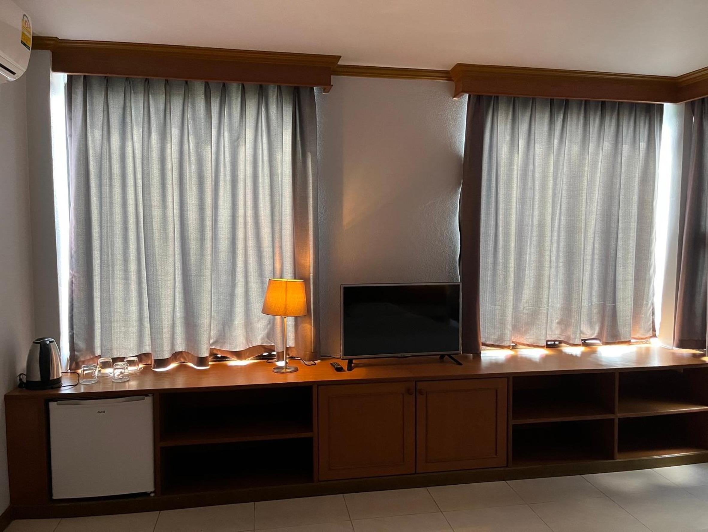 Deluxe Suite - Photo 6