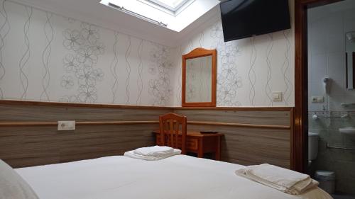 Budget Double Room photo 1
