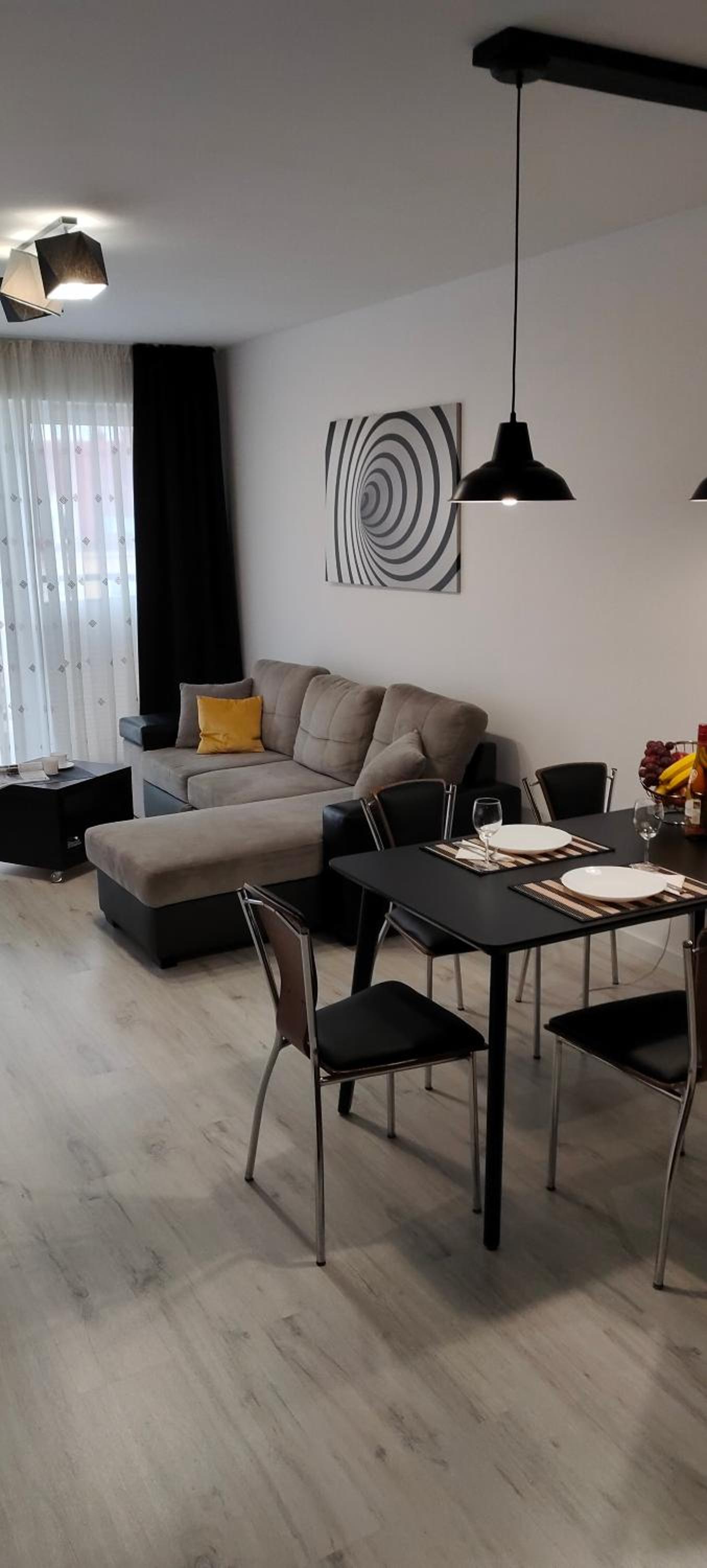 Apartment with Terrace - Photo 1