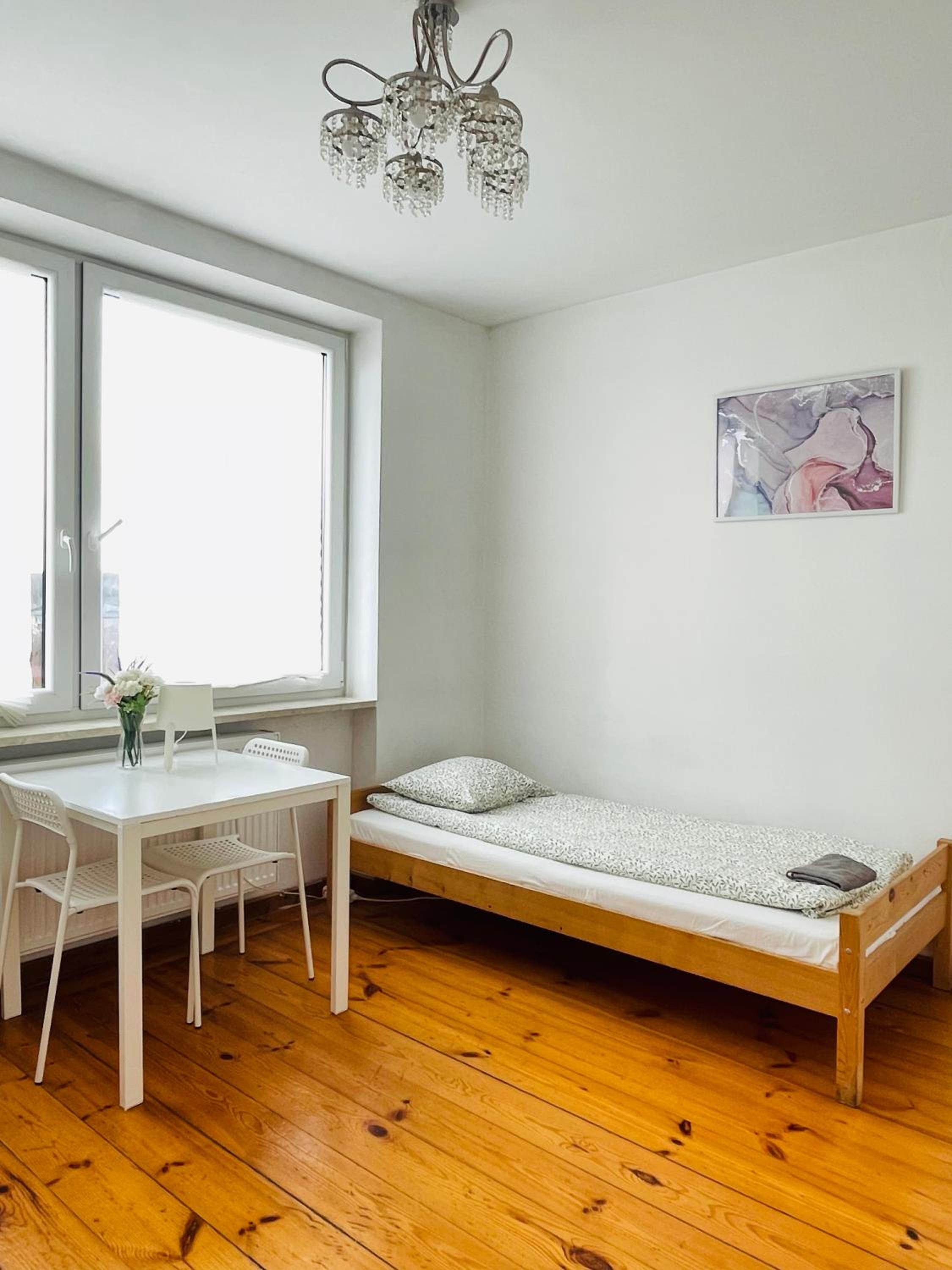Standard Twin Room with Shared Bathroom photo 1