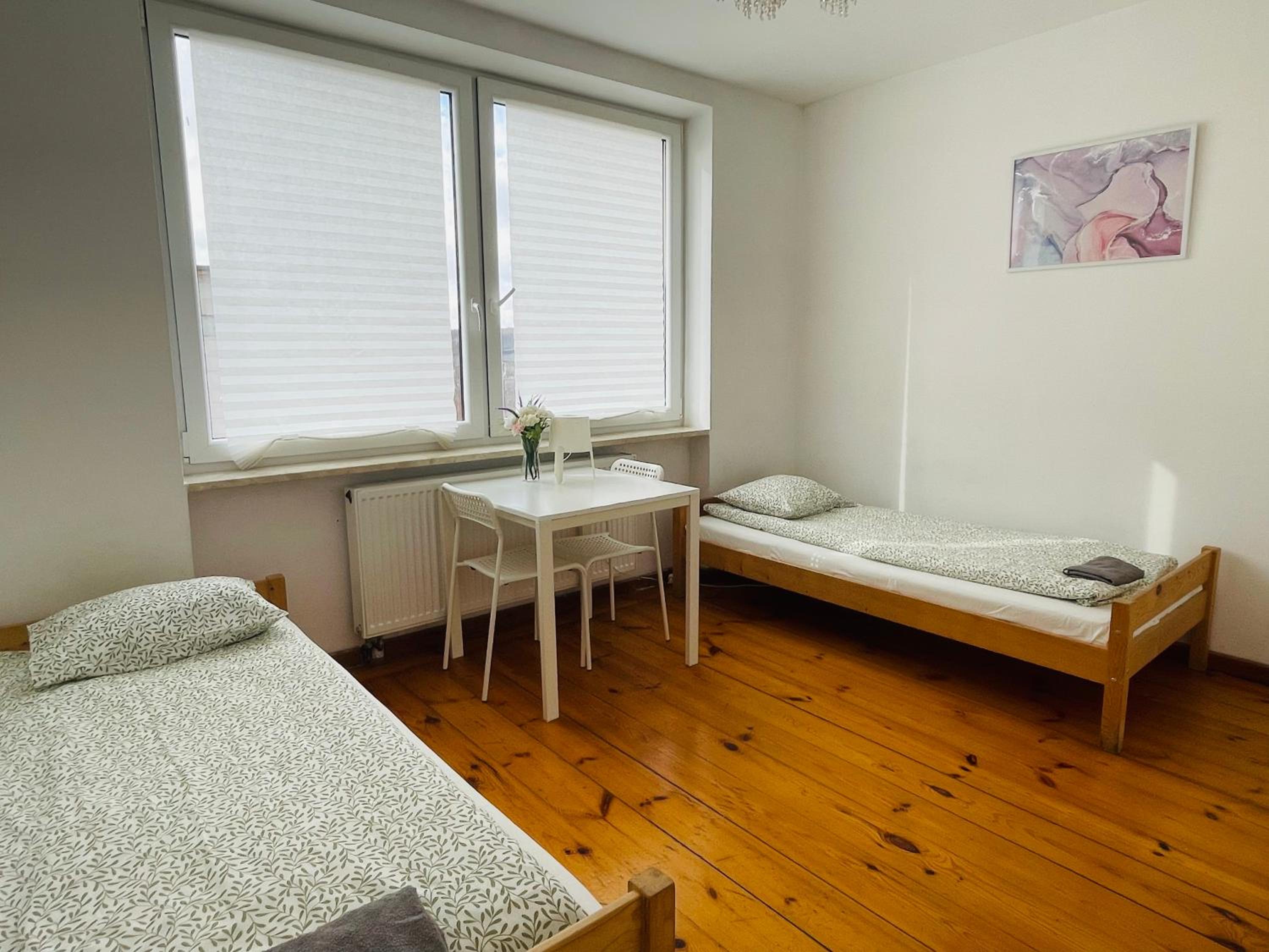 Standard Twin Room with Shared Bathroom photo 2