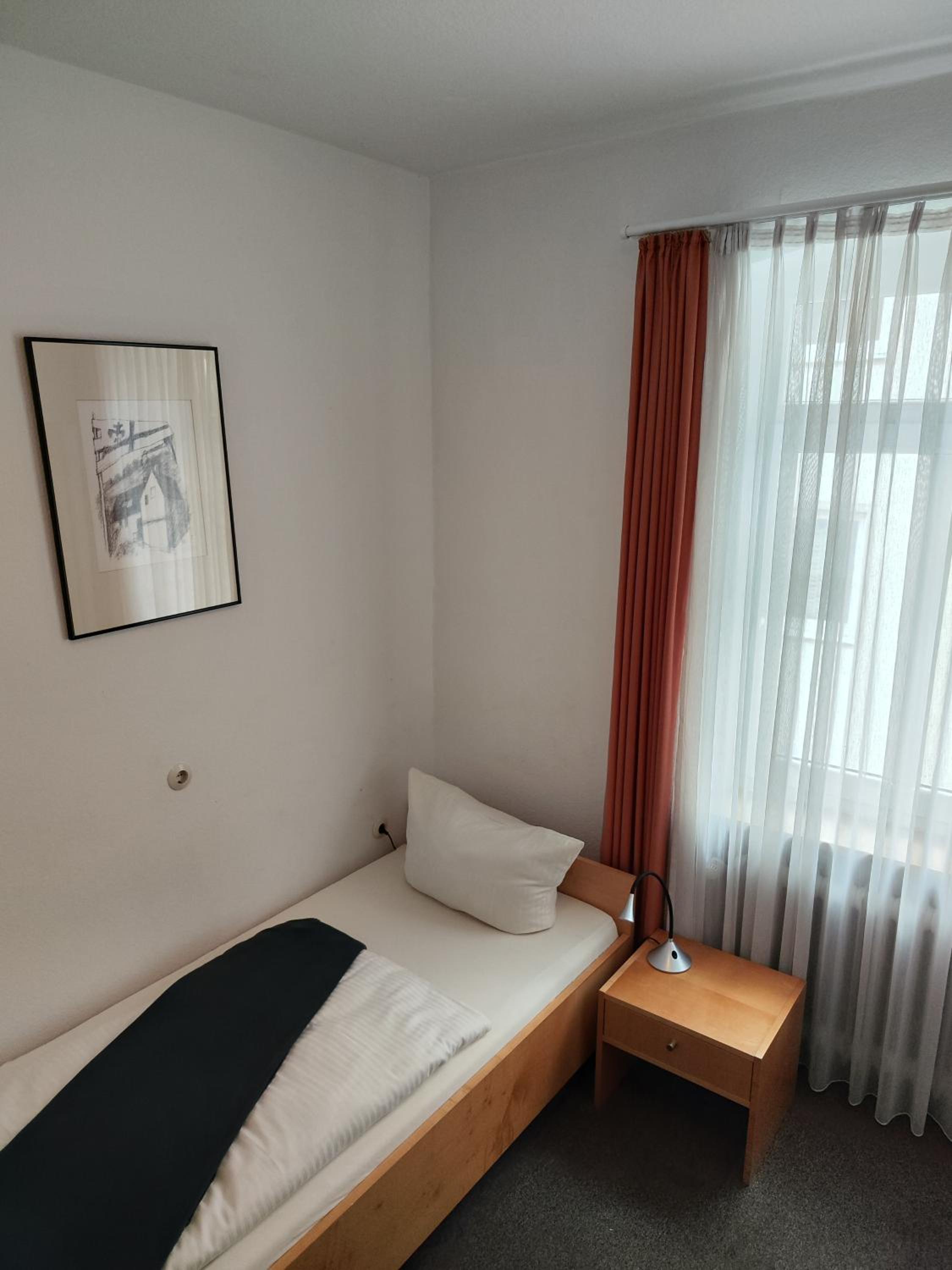 Single Room photo 2