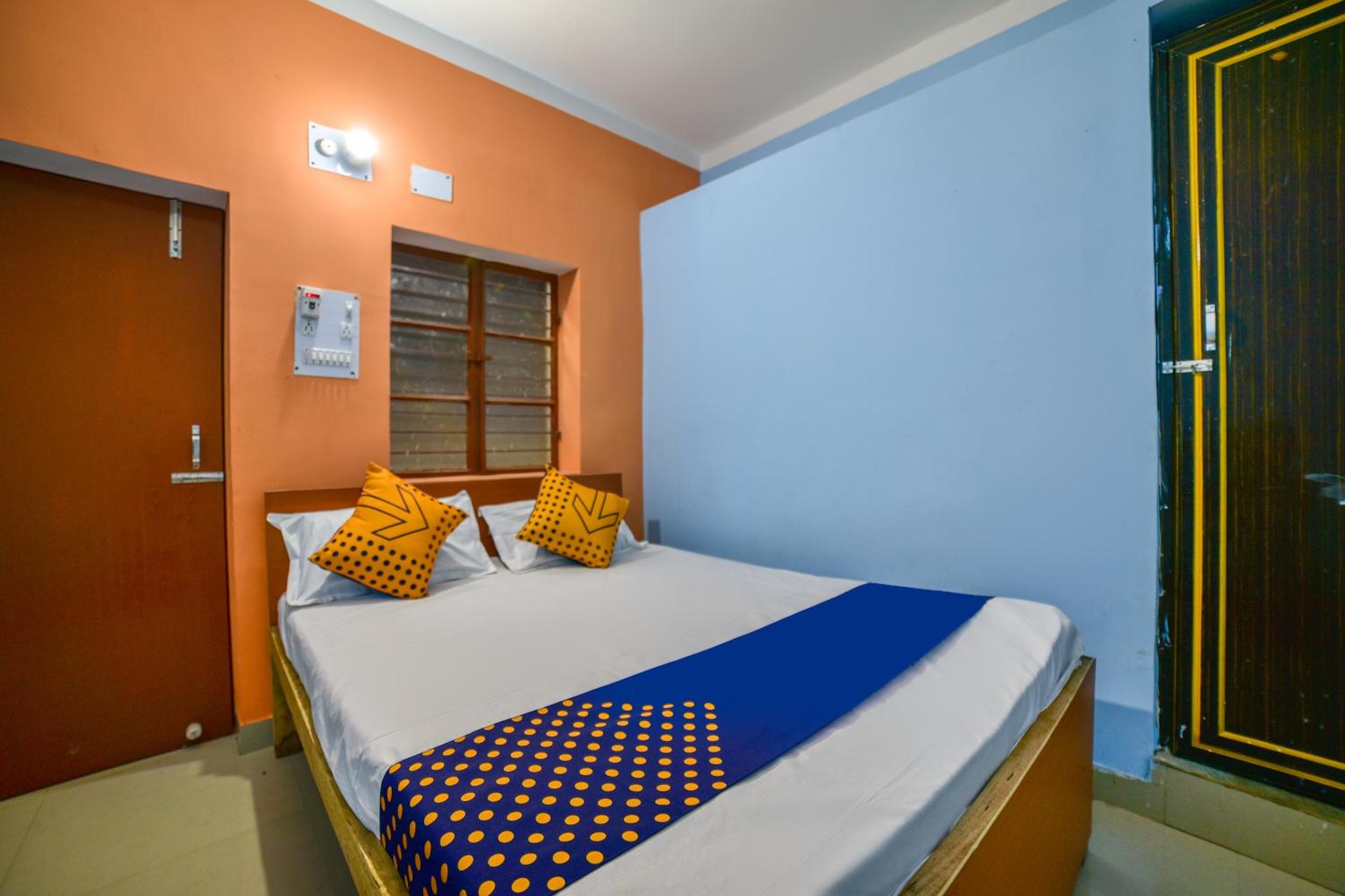 Standard Double Room with Fan photo 2