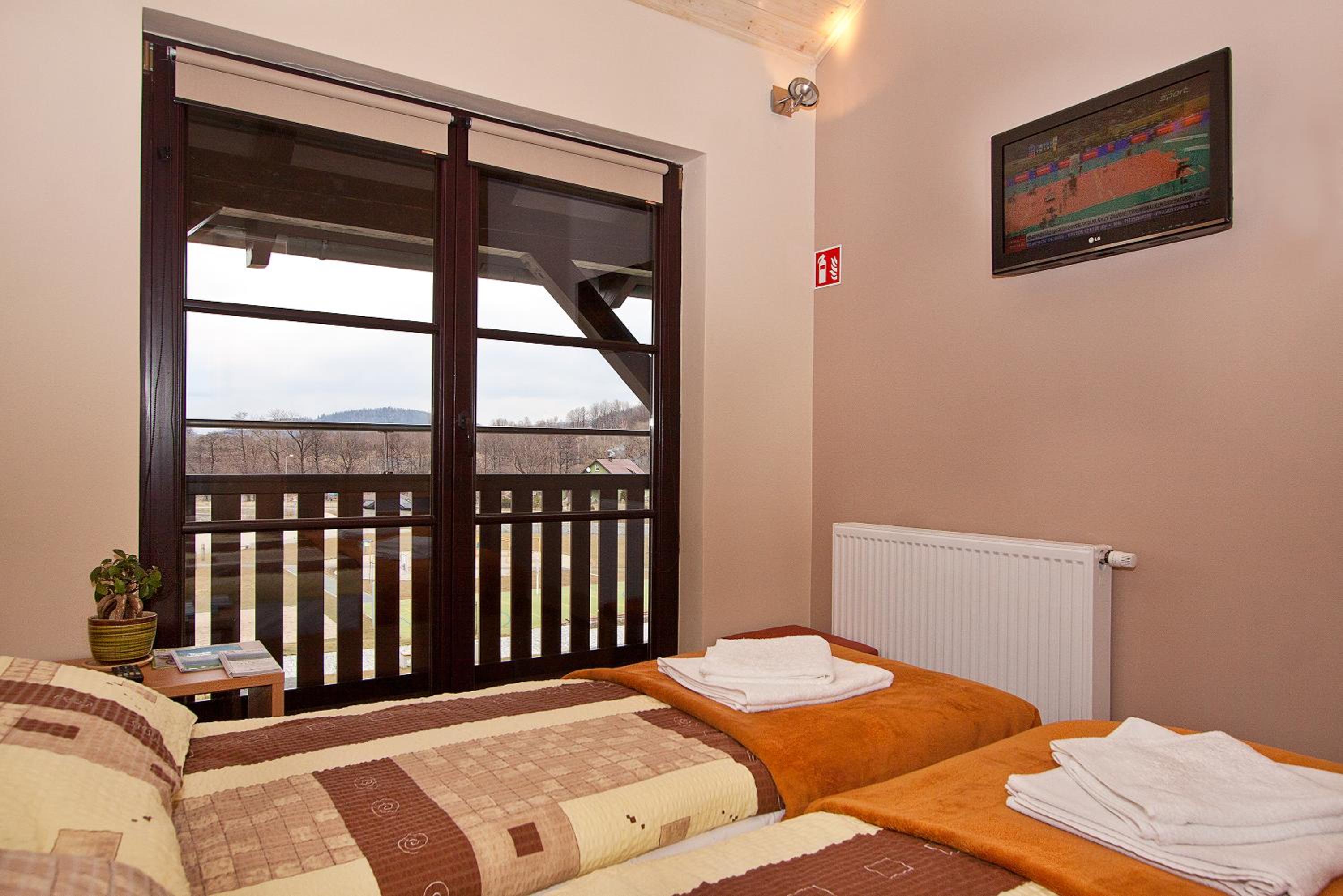 Twin Room with Lake View photo 2