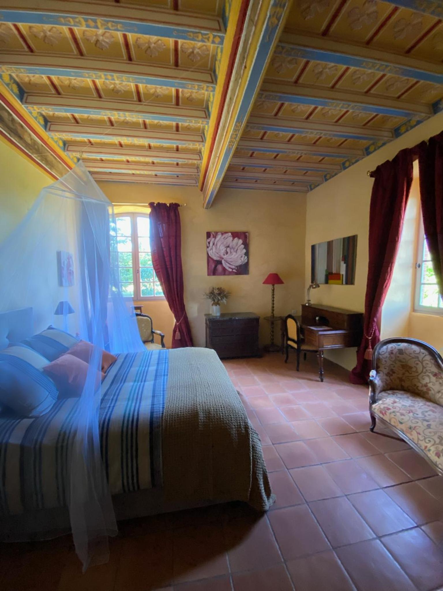 Two-Bedroom Suite - Photo 2