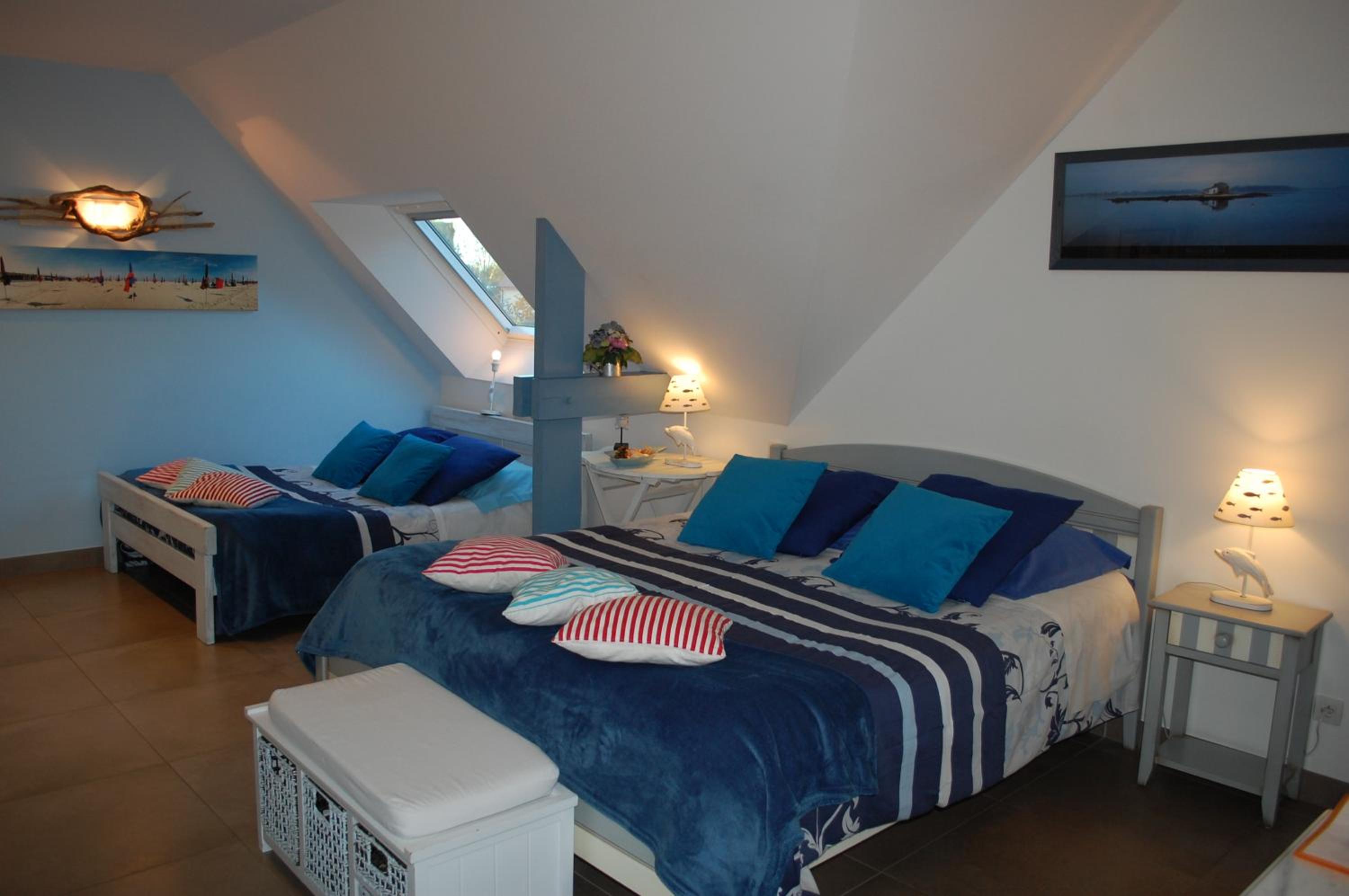 Family Room - Photo 5