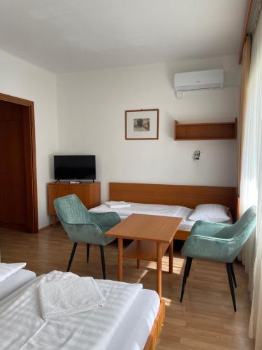Premium Triple Room- Ground Floor