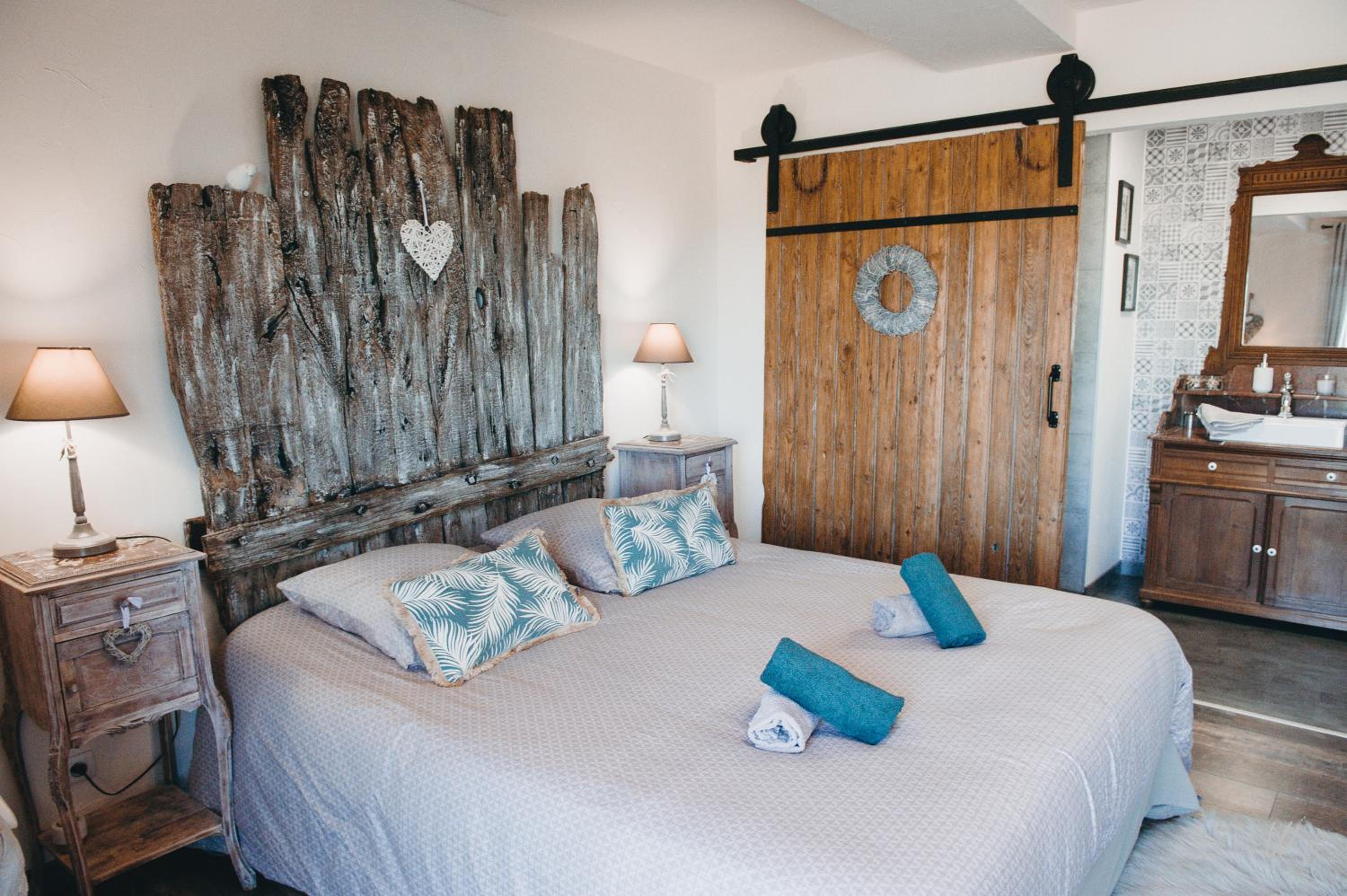 Double Room with Private Bathroom - Photo 6