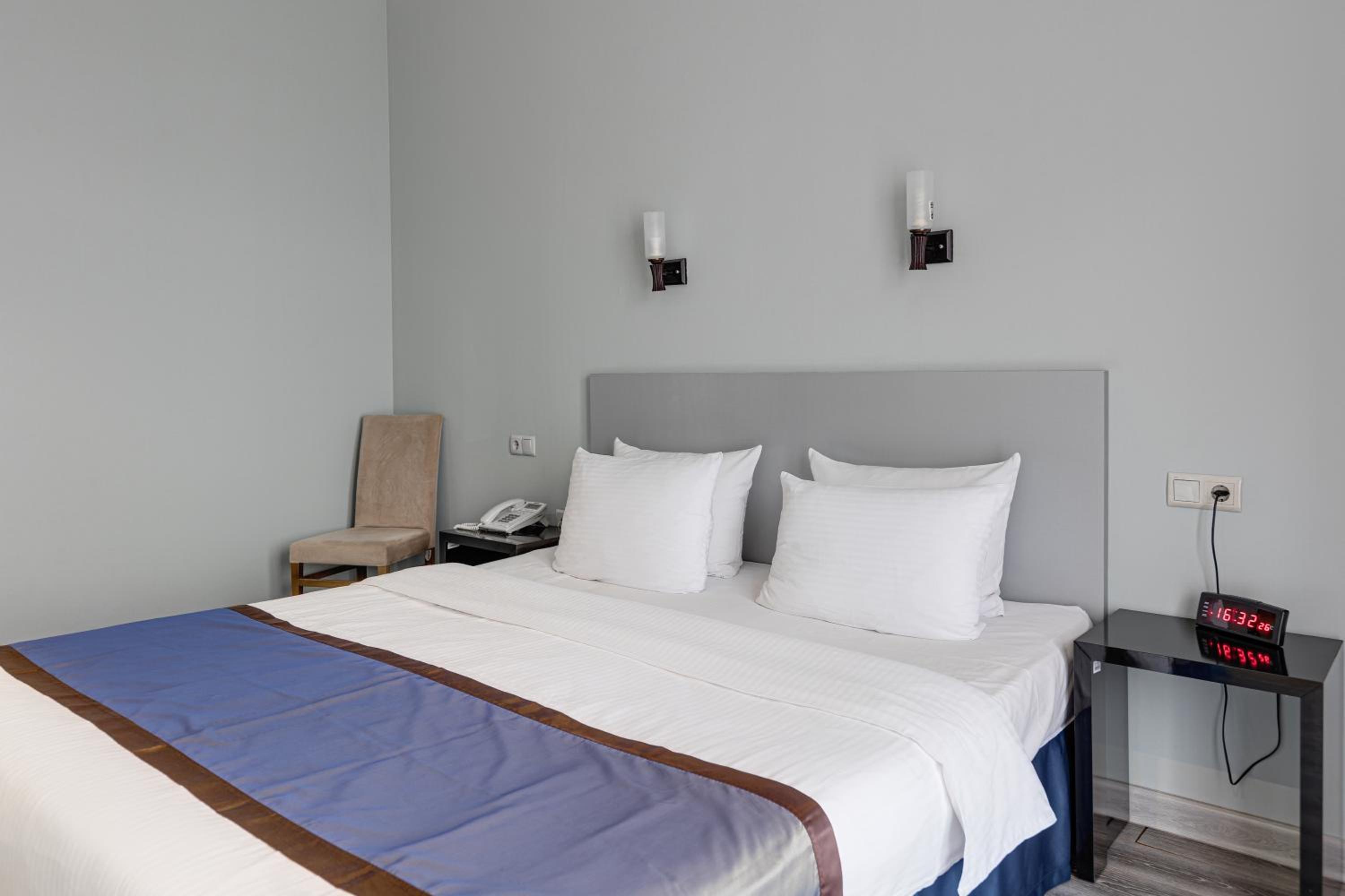 Standard King Room with King Bed