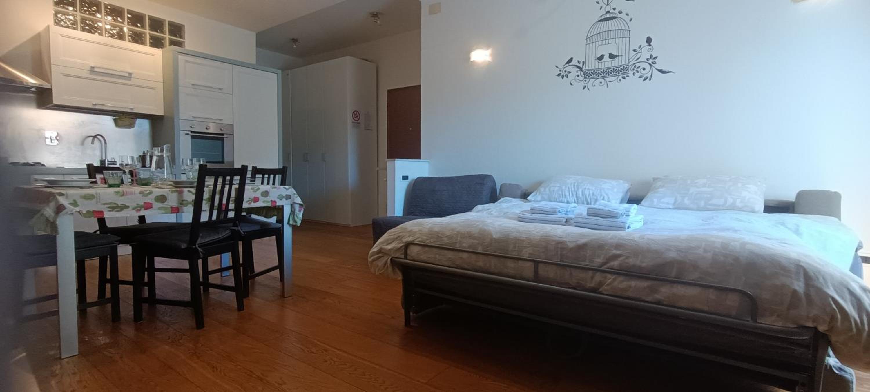 One-Bedroom Apartment