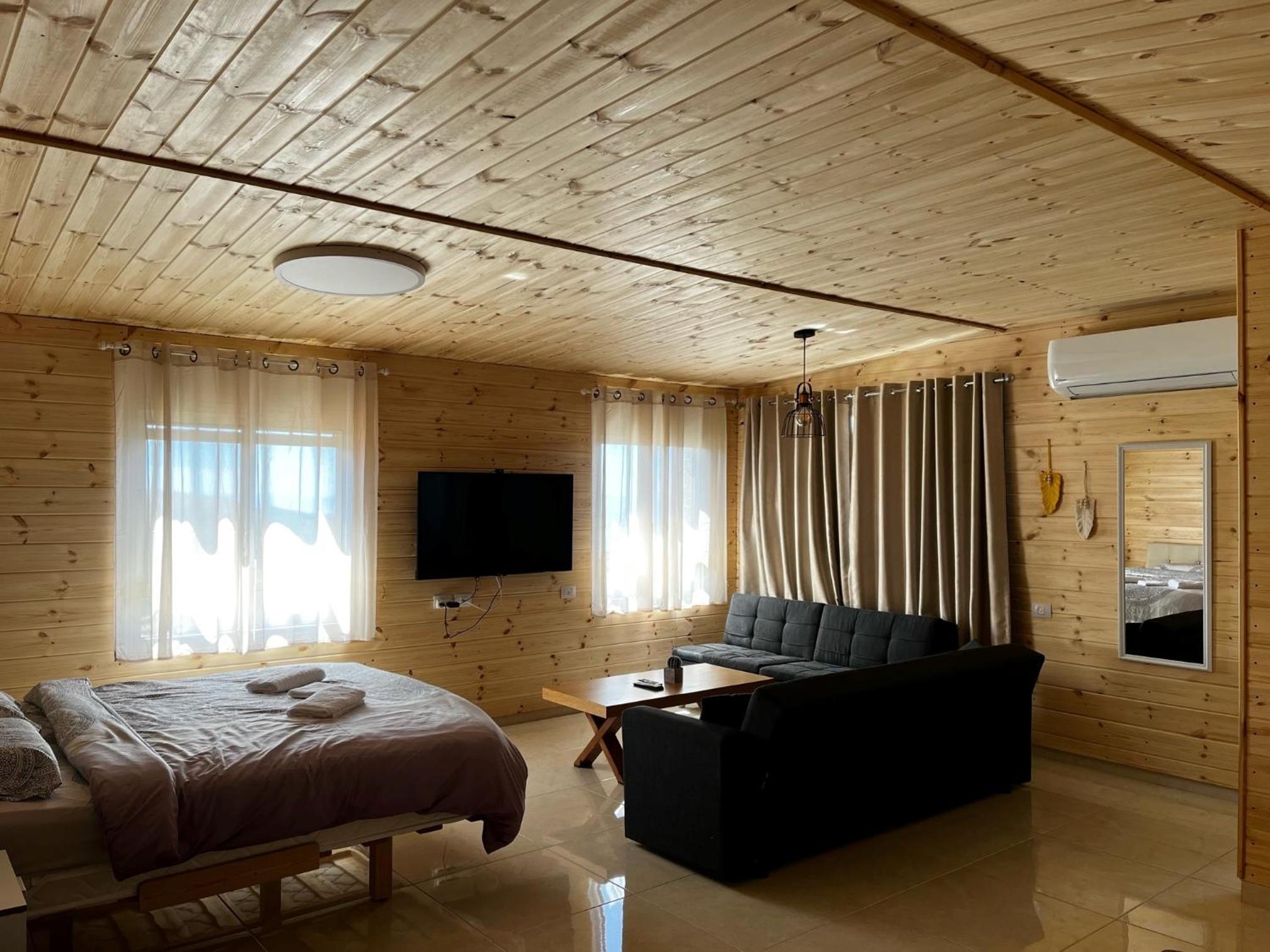 Deluxe Family Room - Photo 9