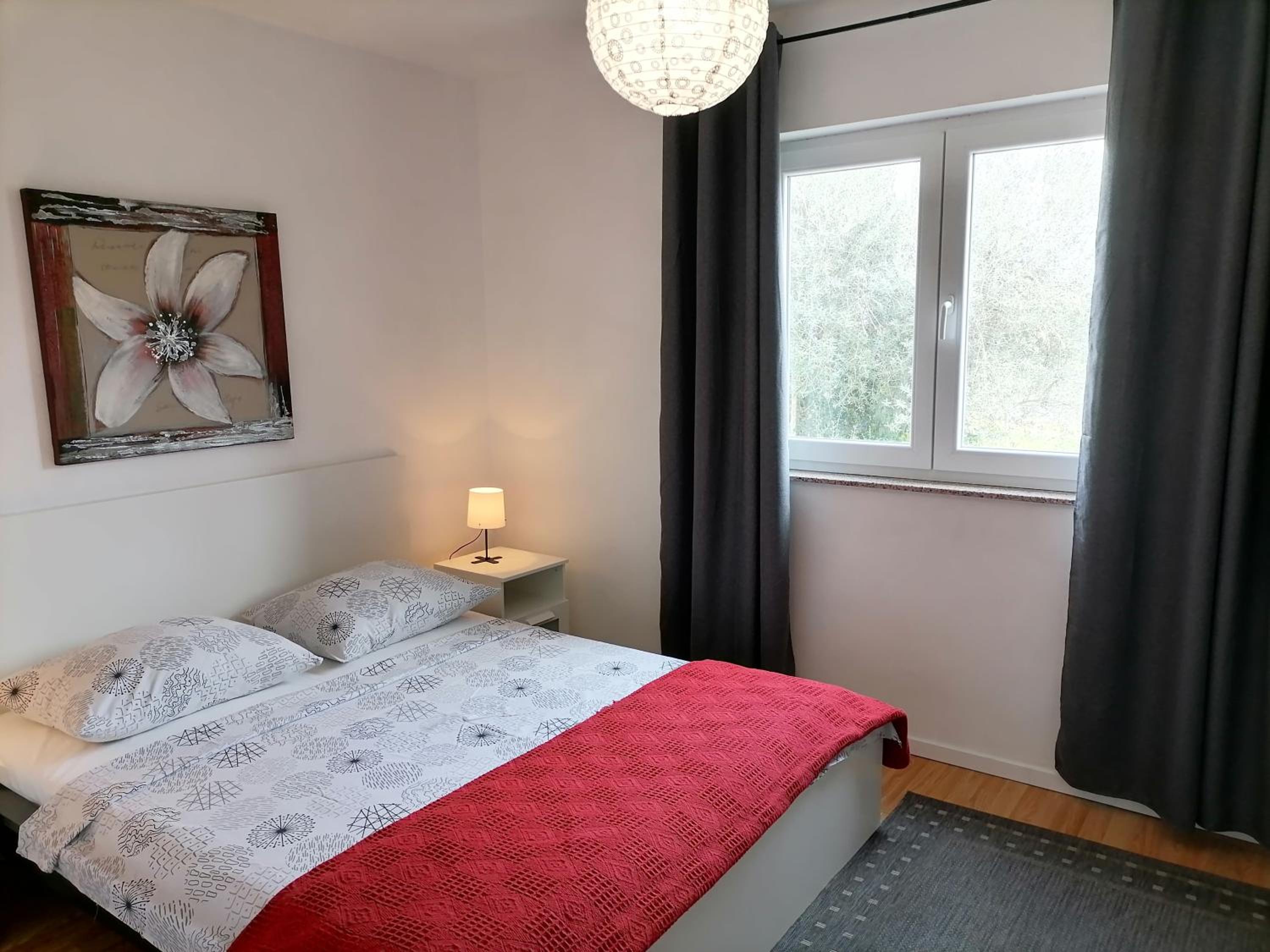 Apartment with Balcony - Photo 2