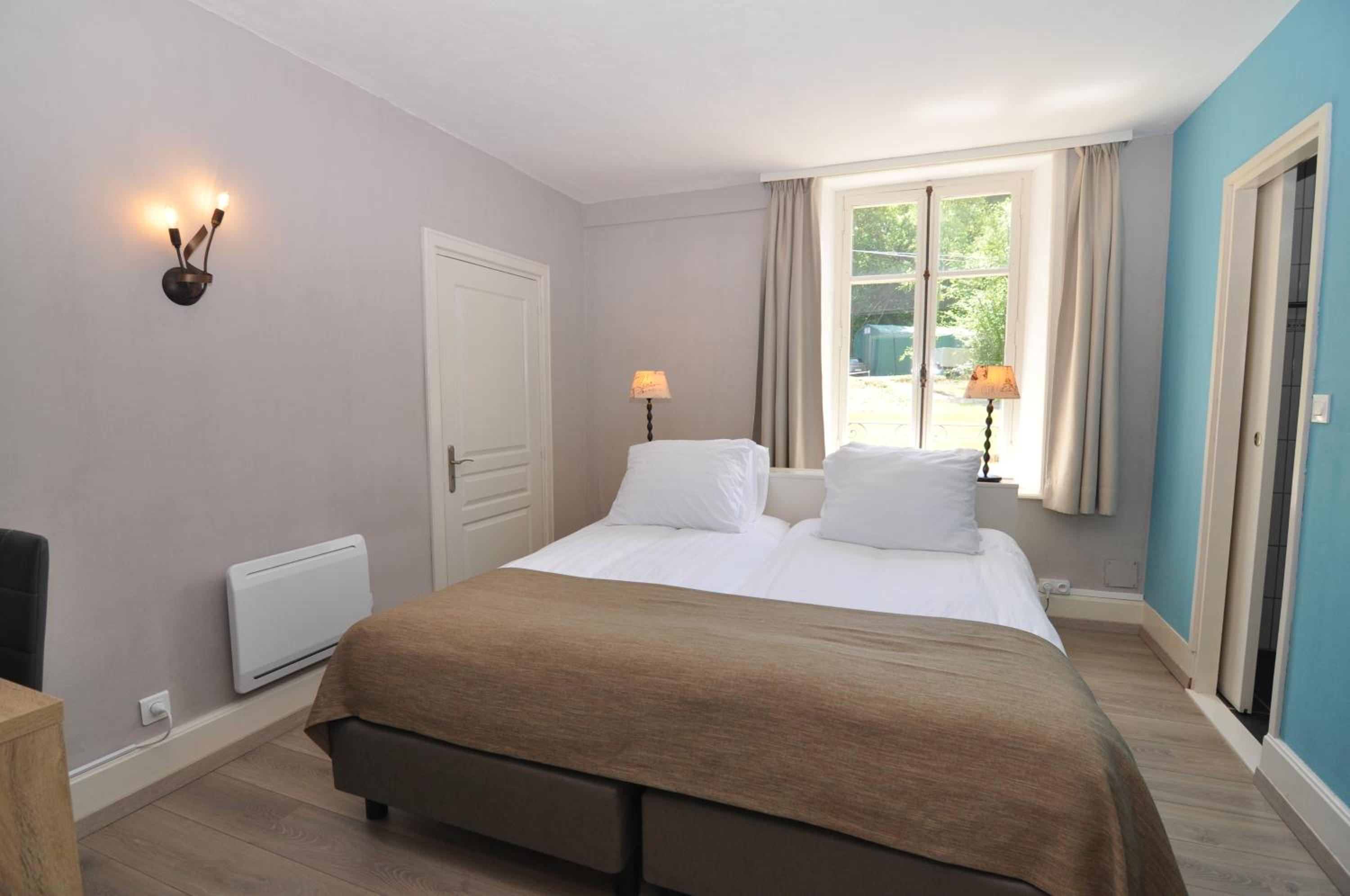 Standard Twin Room with Garden View
