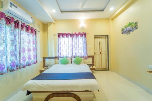 Deluxe Double Room with Balcony - Photo 7