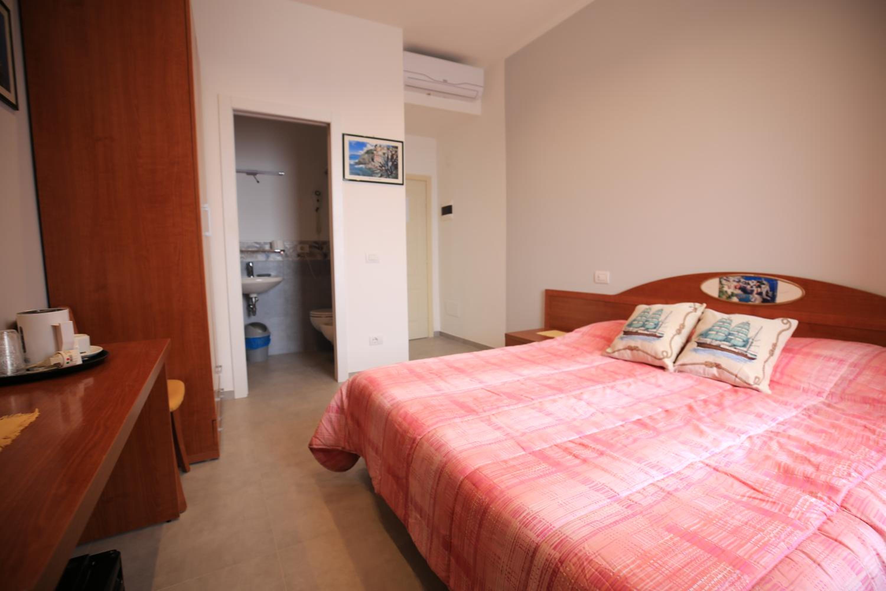 Double Room with Sea View photo 2