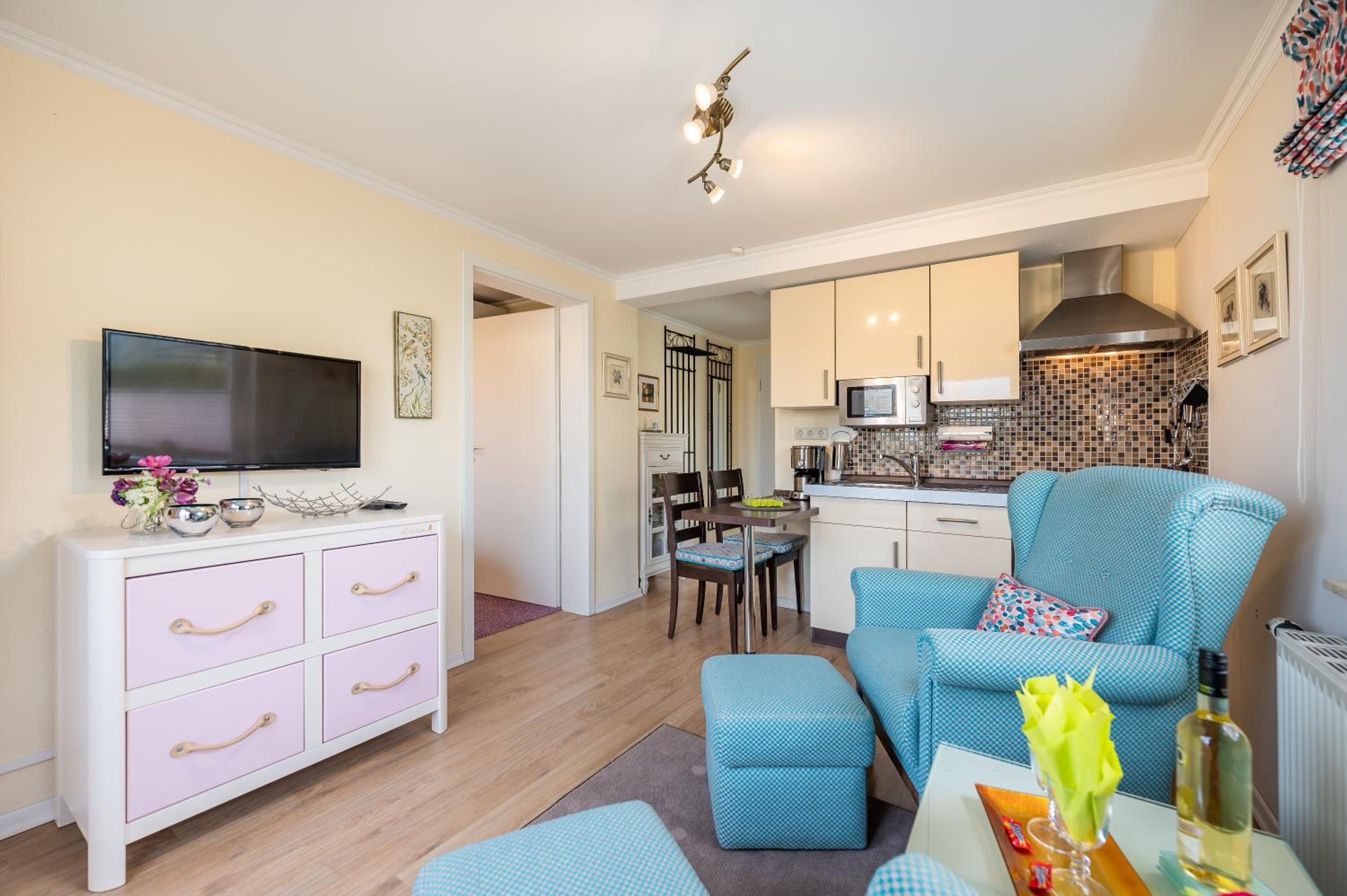 Apartment with Terrace photo 2