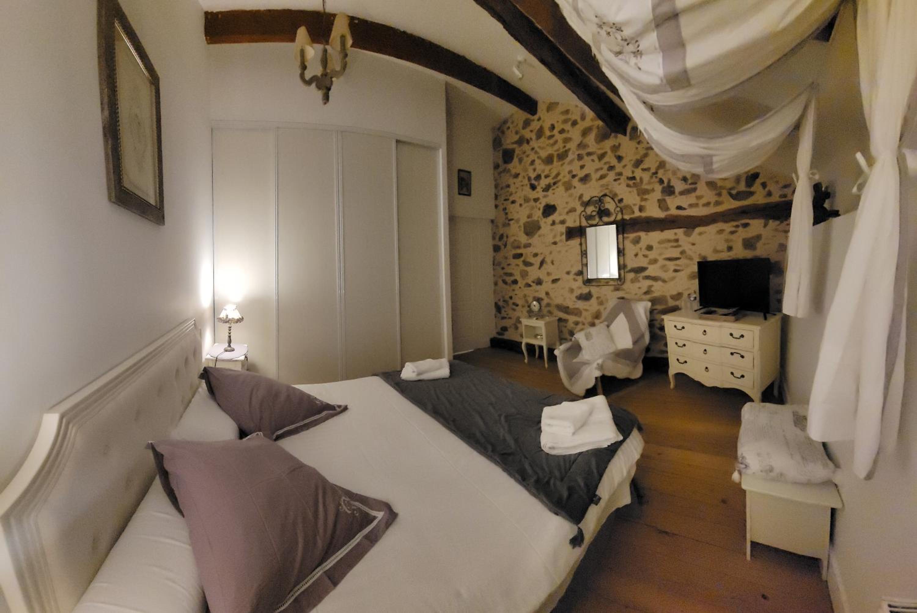 Two Connecting Double Rooms - Photo 3